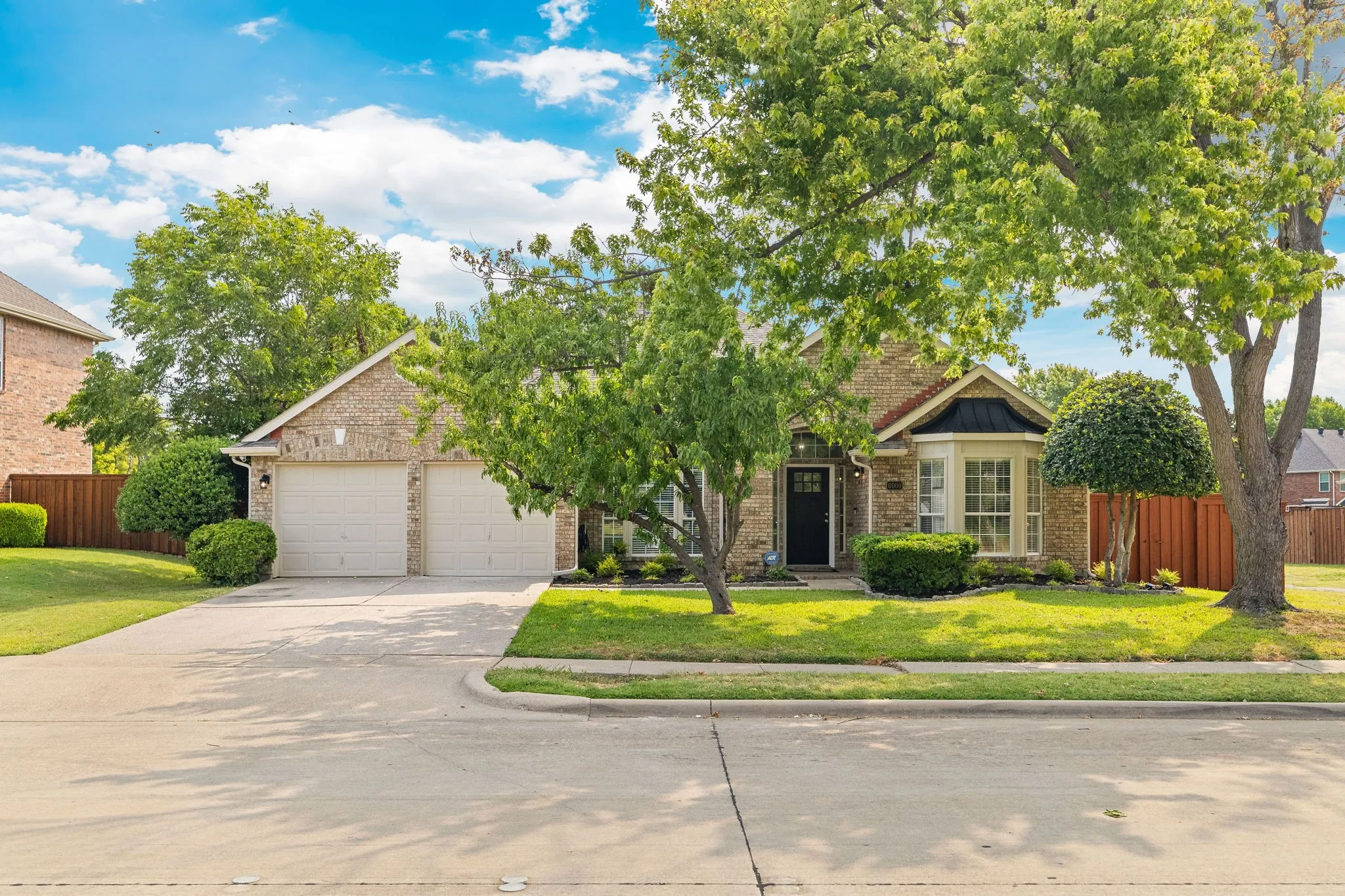 Single Family Residence For Sale in Collin County , 6000 Plantation Lane, Frisco, Texas 75035, 4 Bedroom, 2 Bathroom, 2 Garage spaces, 2,481 Sqft, built in 1995, mls#21348486, Real Estate Agent in Frisco, Homes For Sale in Collin county, Homes For Sale in Frisco, Realtor in Frisco Texas, Real Estate Brokerage Independent Realty Texas, Luminita Cordes Realtor