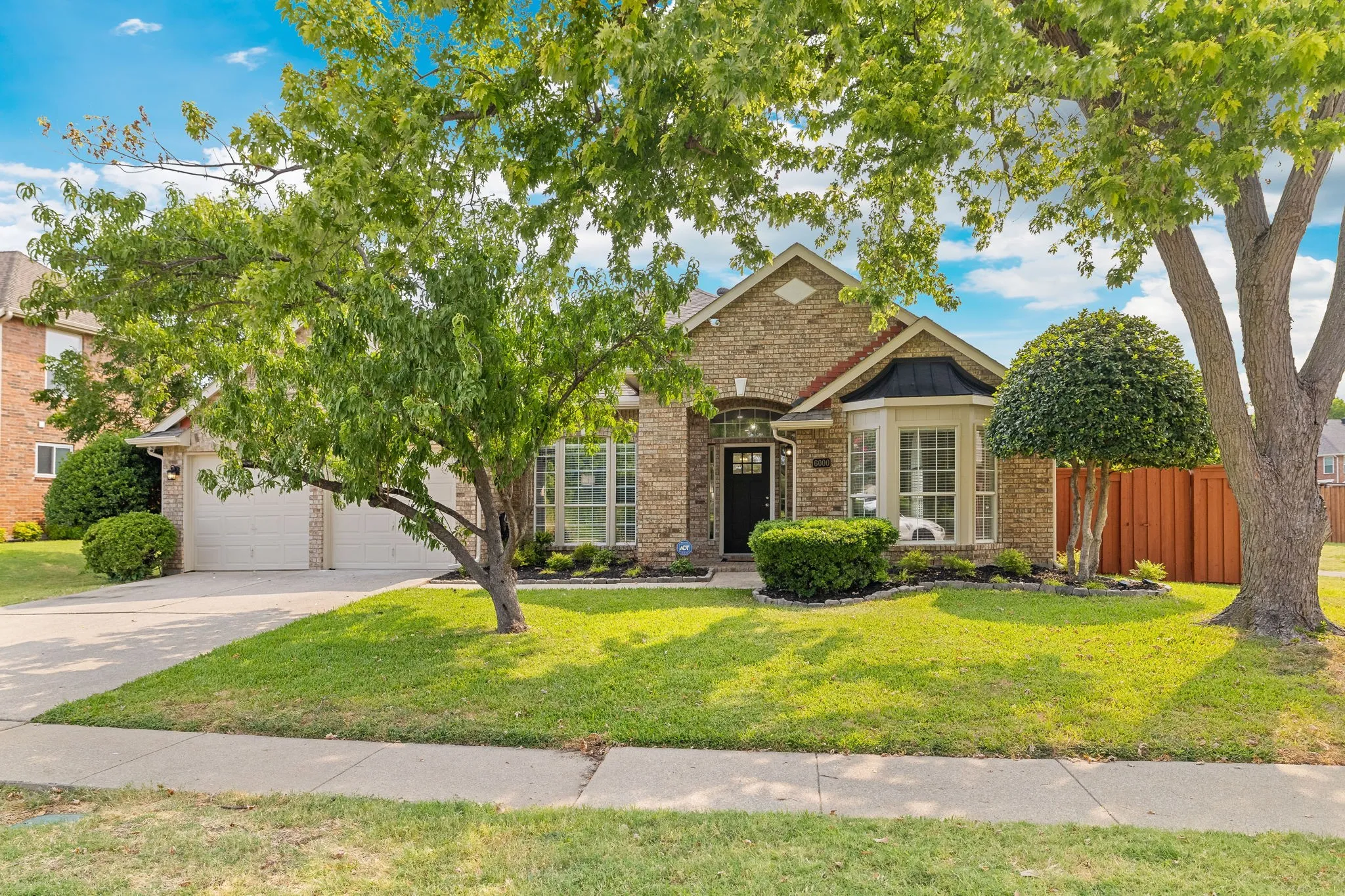 Single Family Residence For Sale in Collin County , 6000 Plantation Lane, Frisco, Texas 75035, 4 Bedroom, 2 Bathroom, 2 Garage spaces, 2,481 Sqft, built in 1995, mls#21348486, Real Estate Agent in Frisco, Homes For Sale in Collin county, Homes For Sale in Frisco, Realtor in Frisco Texas, Real Estate Brokerage Independent Realty Texas, Luminita Cordes Realtor