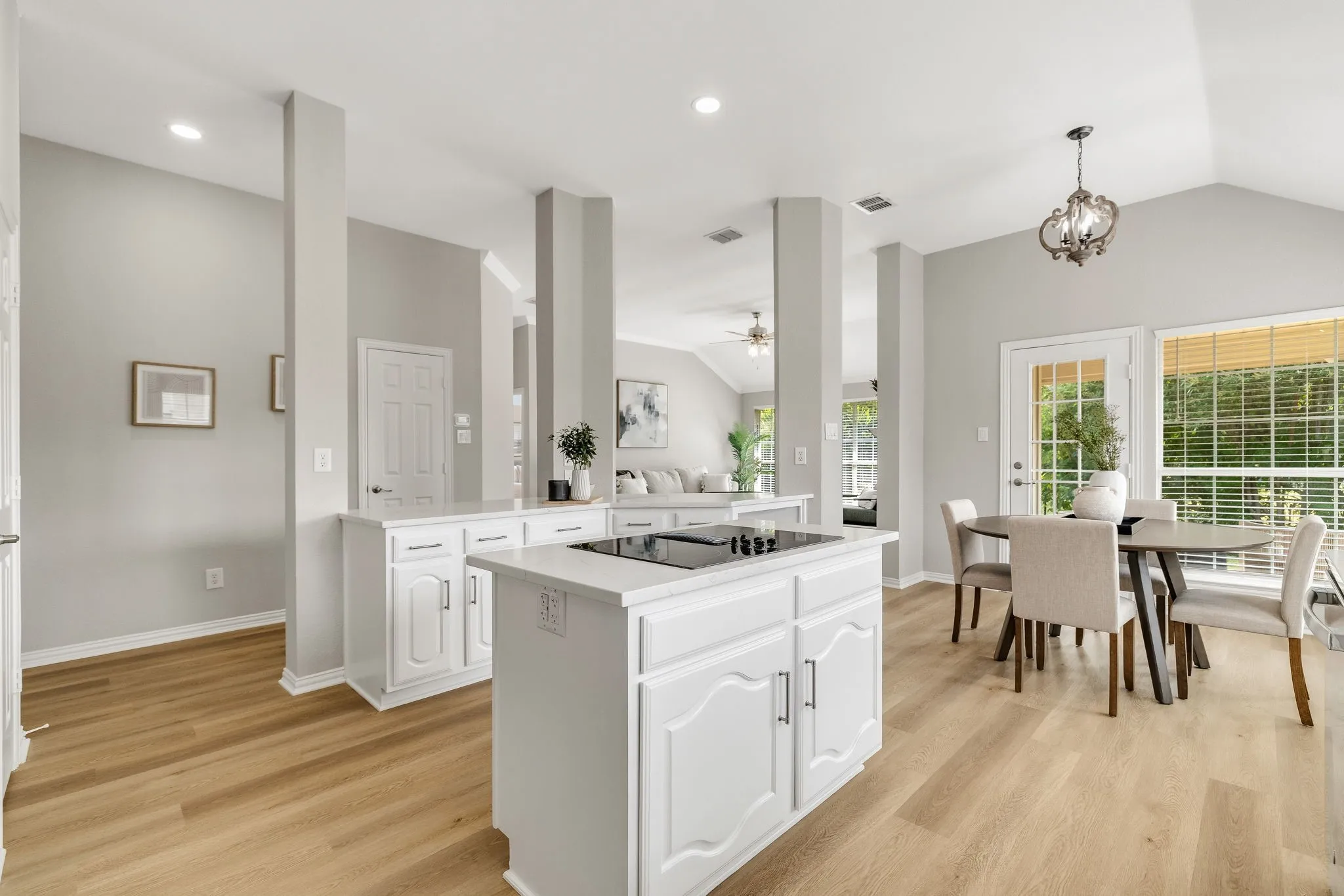 Single Family Residence For Sale in Collin County , 6000 Plantation Lane, Frisco, Texas 75035, 4 Bedroom, 2 Bathroom, 2 Garage spaces, 2,481 Sqft, built in 1995, mls#21348486, Real Estate Agent in Frisco, Homes For Sale in Collin county, Homes For Sale in Frisco, Realtor in Frisco Texas, Real Estate Brokerage Independent Realty Texas, Luminita Cordes Realtor