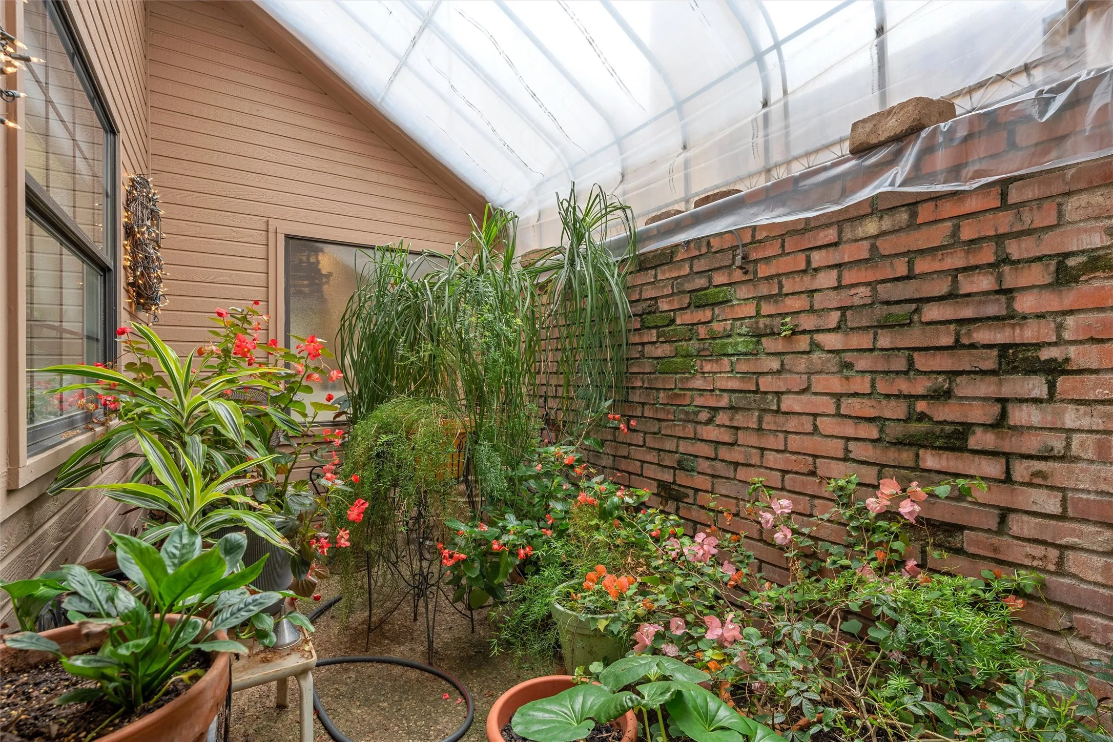 INTERIOR COURTYARD!