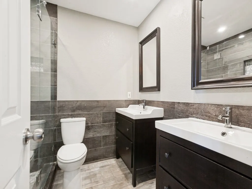 Single Family Residence For Sale in Collin County , 421 Shady Oaks Drive, Murphy, Texas 75094, 4 Bedroom, 4 Bathroom, 3 Garage spaces, 3,594 Sqft, built in 2002, mls#21274654, Real Estate Agent in Murphy, Homes For Sale in Collin county, Homes For Sale in Murphy, Realtor in Murphy Texas, Real Estate Brokerage Independent Realty Texas, Luminita Cordes Realtor