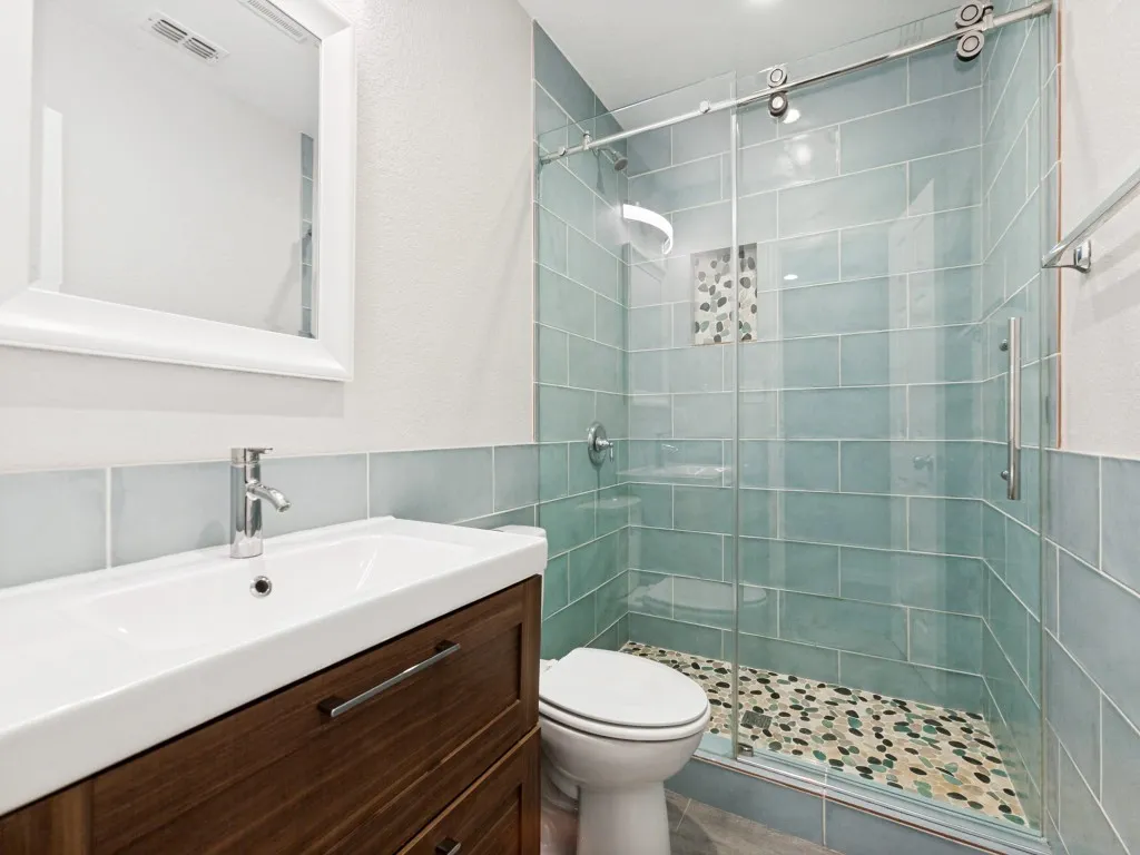 Single Family Residence For Sale in Collin County , 421 Shady Oaks Drive, Murphy, Texas 75094, 4 Bedroom, 4 Bathroom, 3 Garage spaces, 3,594 Sqft, built in 2002, mls#21274654, Real Estate Agent in Murphy, Homes For Sale in Collin county, Homes For Sale in Murphy, Realtor in Murphy Texas, Real Estate Brokerage Independent Realty Texas, Luminita Cordes Realtor