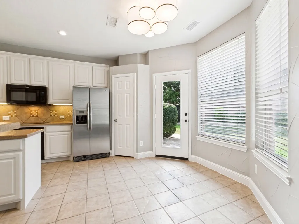 Single Family Residence For Sale in Collin County , 421 Shady Oaks Drive, Murphy, Texas 75094, 4 Bedroom, 4 Bathroom, 3 Garage spaces, 3,594 Sqft, built in 2002, mls#21274654, Real Estate Agent in Murphy, Homes For Sale in Collin county, Homes For Sale in Murphy, Realtor in Murphy Texas, Real Estate Brokerage Independent Realty Texas, Luminita Cordes Realtor