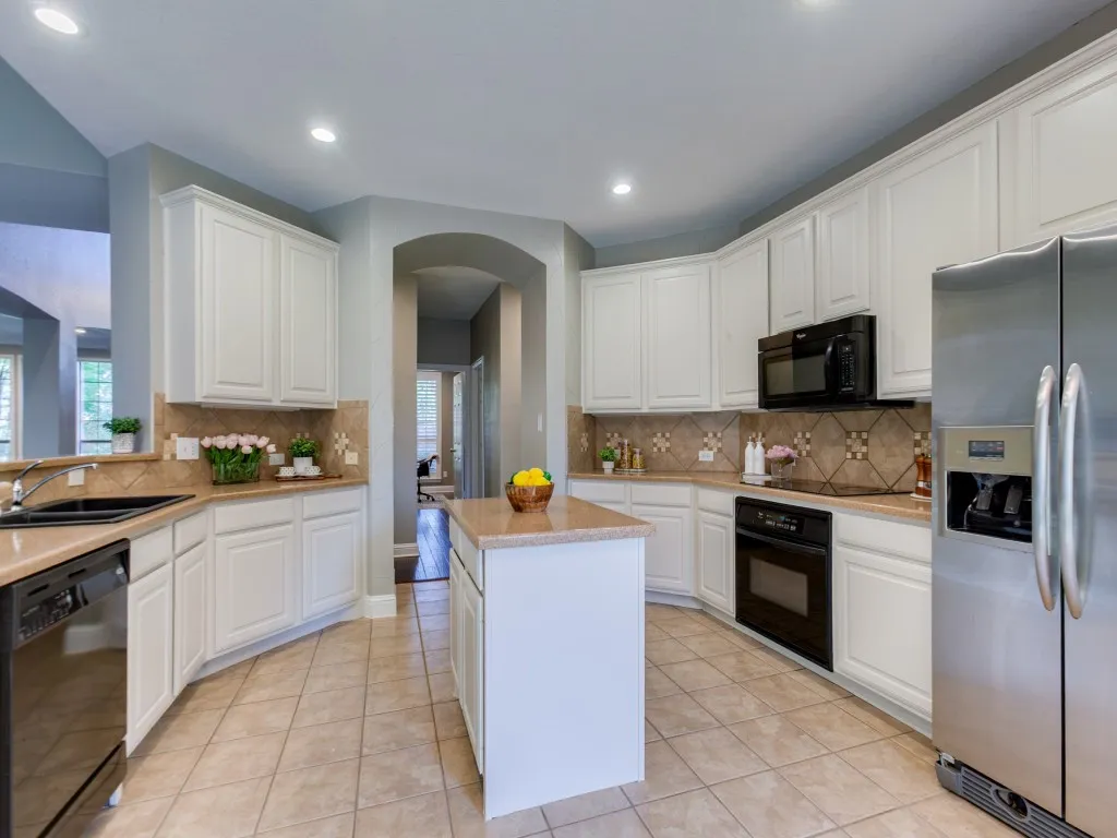 Single Family Residence For Sale in Collin County , 421 Shady Oaks Drive, Murphy, Texas 75094, 4 Bedroom, 4 Bathroom, 3 Garage spaces, 3,594 Sqft, built in 2002, mls#21274654, Real Estate Agent in Murphy, Homes For Sale in Collin county, Homes For Sale in Murphy, Realtor in Murphy Texas, Real Estate Brokerage Independent Realty Texas, Luminita Cordes Realtor