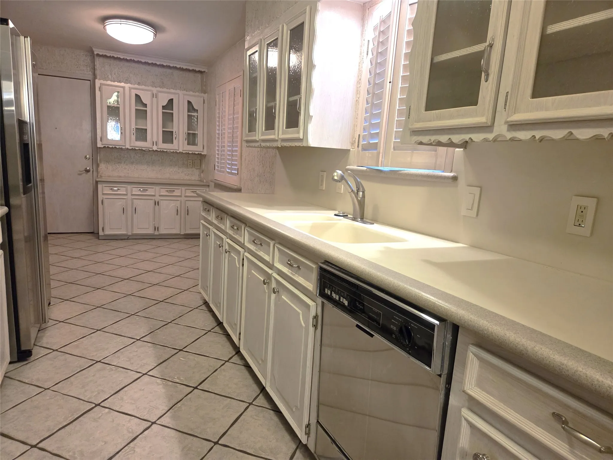 Single Family Residence For Rent in Dallas County , 9334 Hunters Creek Drive, Dallas, Texas 75243, 3 Bedroom, 2 Bathroom, 2 Garage spaces, 2,230 Sqft, built in 1969, mls#21348076, Real Estate Agent in Dallas, Homes For Rent in Dallas county, Homes For Rent in Dallas, Realtor in Dallas Texas, Real Estate Brokerage Independent Realty Texas, Luminita Cordes Realtor