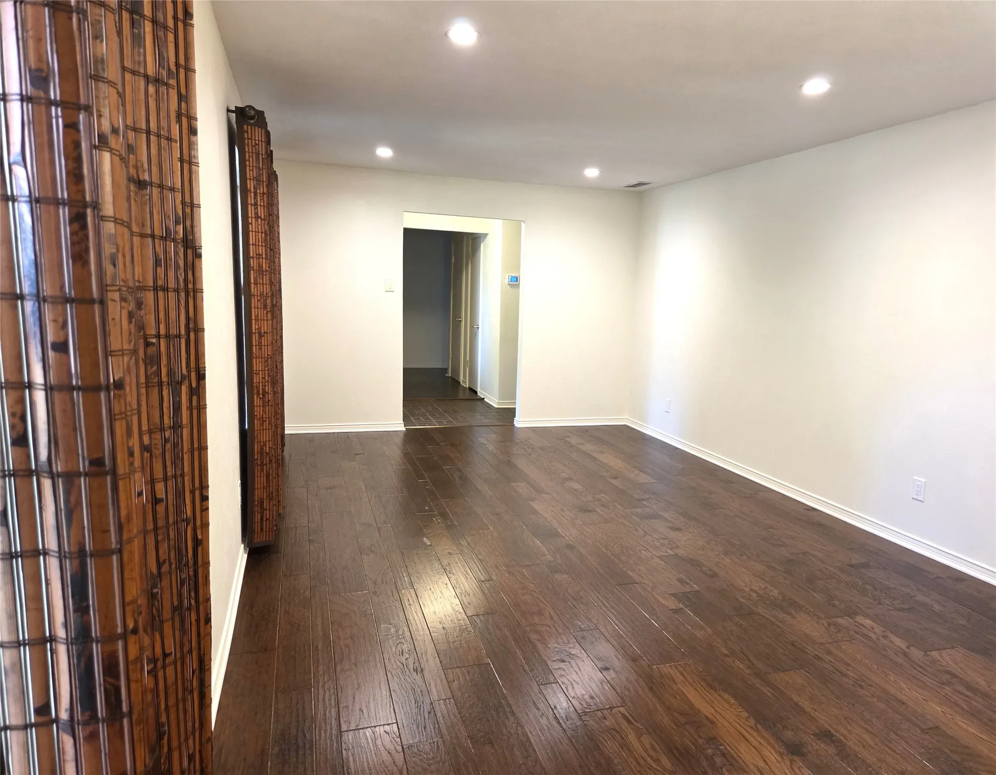 Single Family Residence For Rent in Dallas County , 9334 Hunters Creek Drive, Dallas, Texas 75243, 3 Bedroom, 2 Bathroom, 2 Garage spaces, 2,230 Sqft, built in 1969, mls#21348076, Real Estate Agent in Dallas, Homes For Rent in Dallas county, Homes For Rent in Dallas, Realtor in Dallas Texas, Real Estate Brokerage Independent Realty Texas, Luminita Cordes Realtor