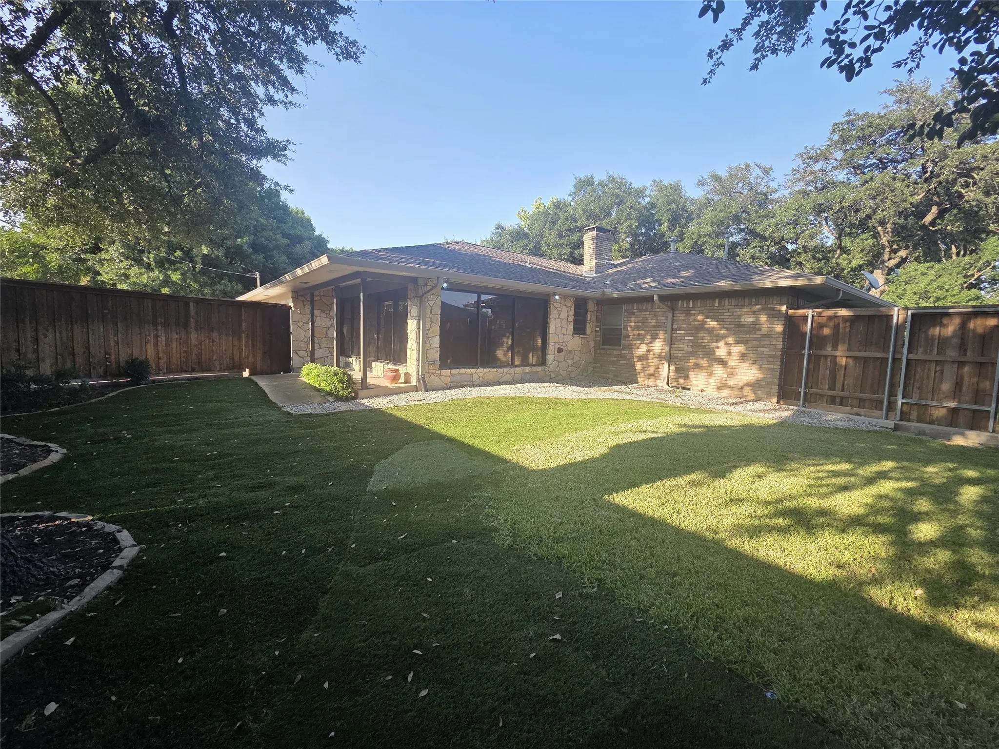 Single Family Residence For Rent in Dallas County , 9334 Hunters Creek Drive, Dallas, Texas 75243, 3 Bedroom, 2 Bathroom, 2 Garage spaces, 2,230 Sqft, built in 1969, mls#21348076, Real Estate Agent in Dallas, Homes For Rent in Dallas county, Homes For Rent in Dallas, Realtor in Dallas Texas, Real Estate Brokerage Independent Realty Texas, Luminita Cordes Realtor