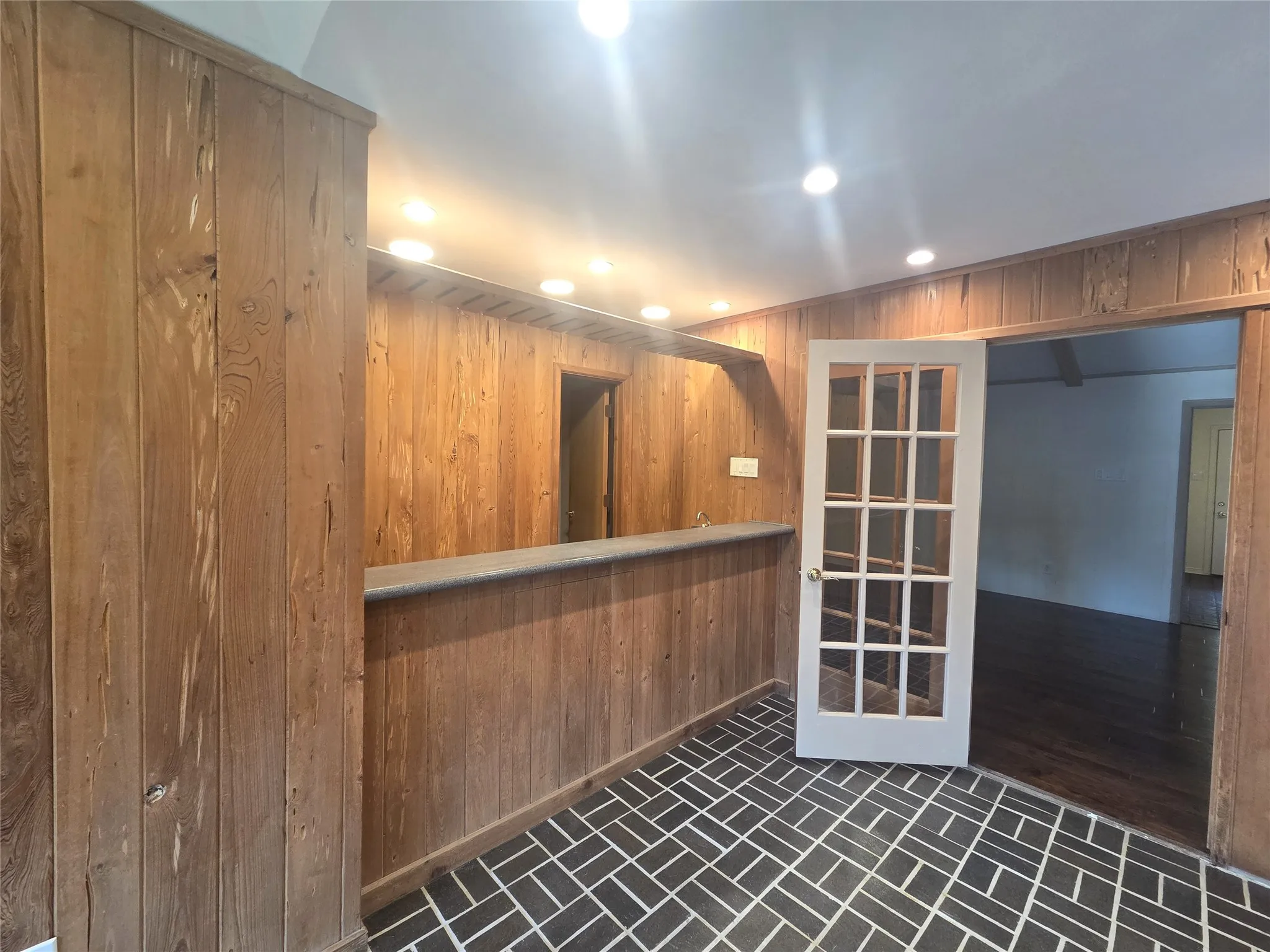 Single Family Residence For Rent in Dallas County , 9334 Hunters Creek Drive, Dallas, Texas 75243, 3 Bedroom, 2 Bathroom, 2 Garage spaces, 2,230 Sqft, built in 1969, mls#21348076, Real Estate Agent in Dallas, Homes For Rent in Dallas county, Homes For Rent in Dallas, Realtor in Dallas Texas, Real Estate Brokerage Independent Realty Texas, Luminita Cordes Realtor