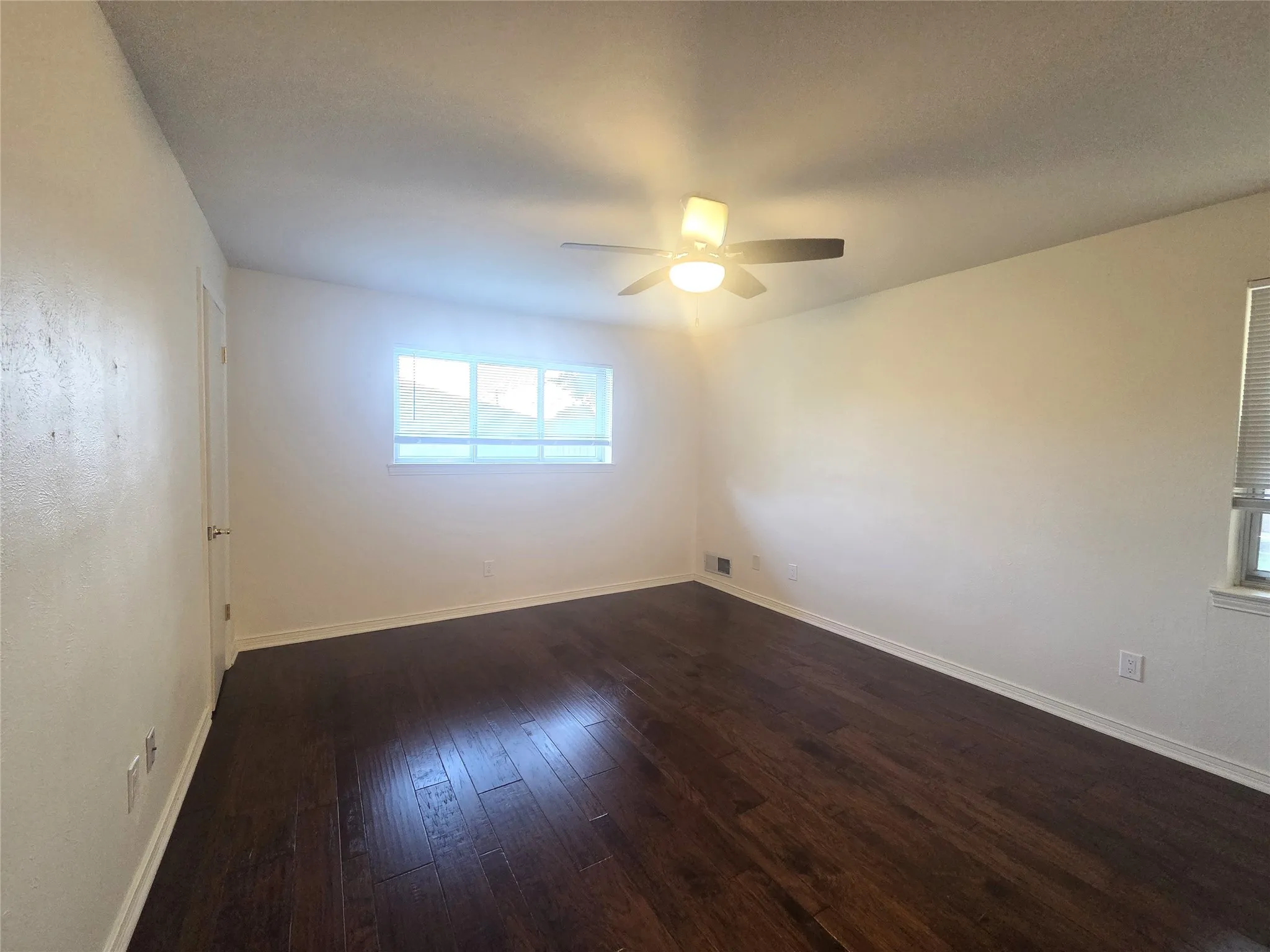 Single Family Residence For Rent in Dallas County , 9334 Hunters Creek Drive, Dallas, Texas 75243, 3 Bedroom, 2 Bathroom, 2 Garage spaces, 2,230 Sqft, built in 1969, mls#21348076, Real Estate Agent in Dallas, Homes For Rent in Dallas county, Homes For Rent in Dallas, Realtor in Dallas Texas, Real Estate Brokerage Independent Realty Texas, Luminita Cordes Realtor