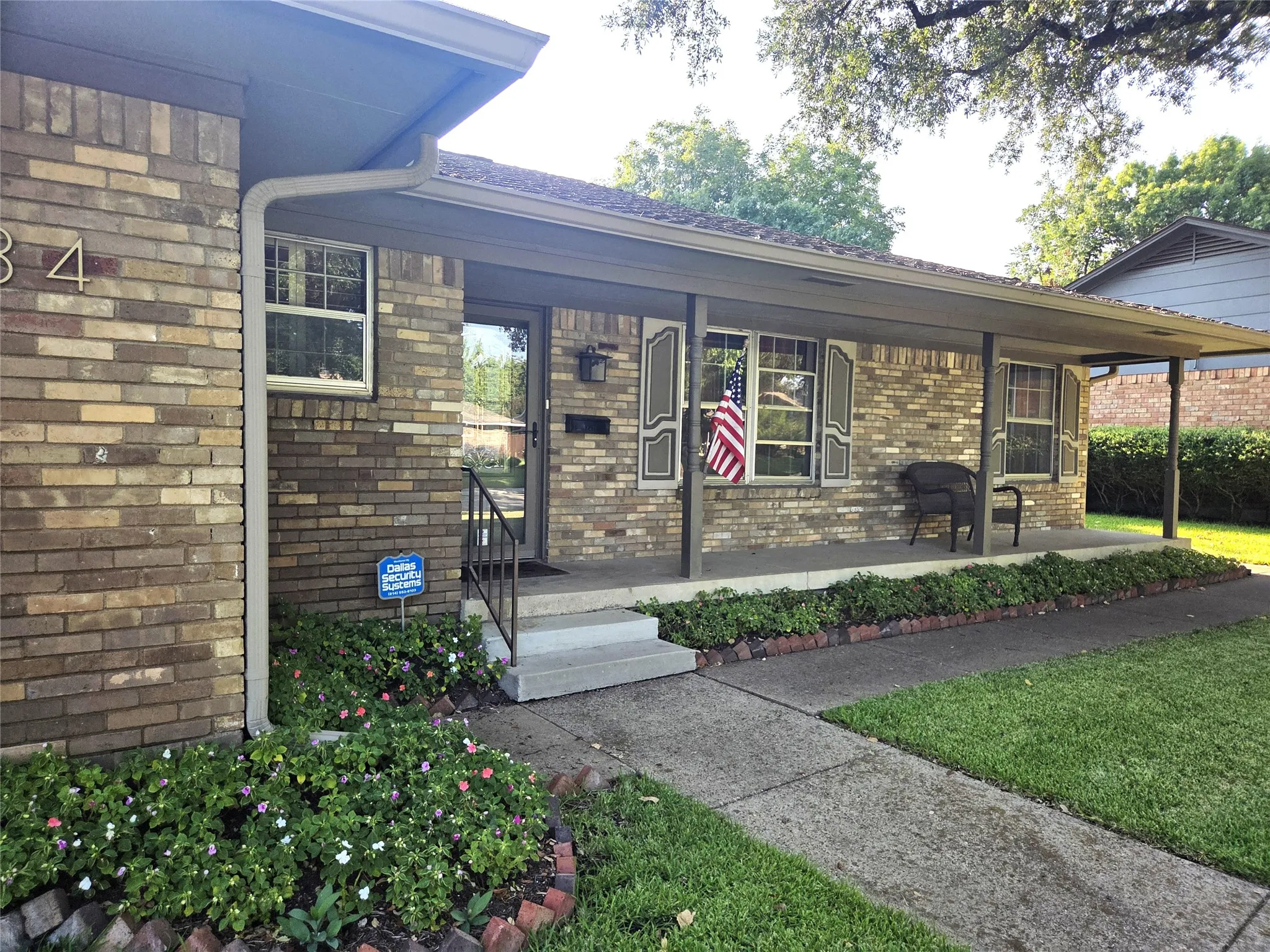 Single Family Residence For Rent in Dallas County , 9334 Hunters Creek Drive, Dallas, Texas 75243, 3 Bedroom, 2 Bathroom, 2 Garage spaces, 2,230 Sqft, built in 1969, mls#21348076, Real Estate Agent in Dallas, Homes For Rent in Dallas county, Homes For Rent in Dallas, Realtor in Dallas Texas, Real Estate Brokerage Independent Realty Texas, Luminita Cordes Realtor