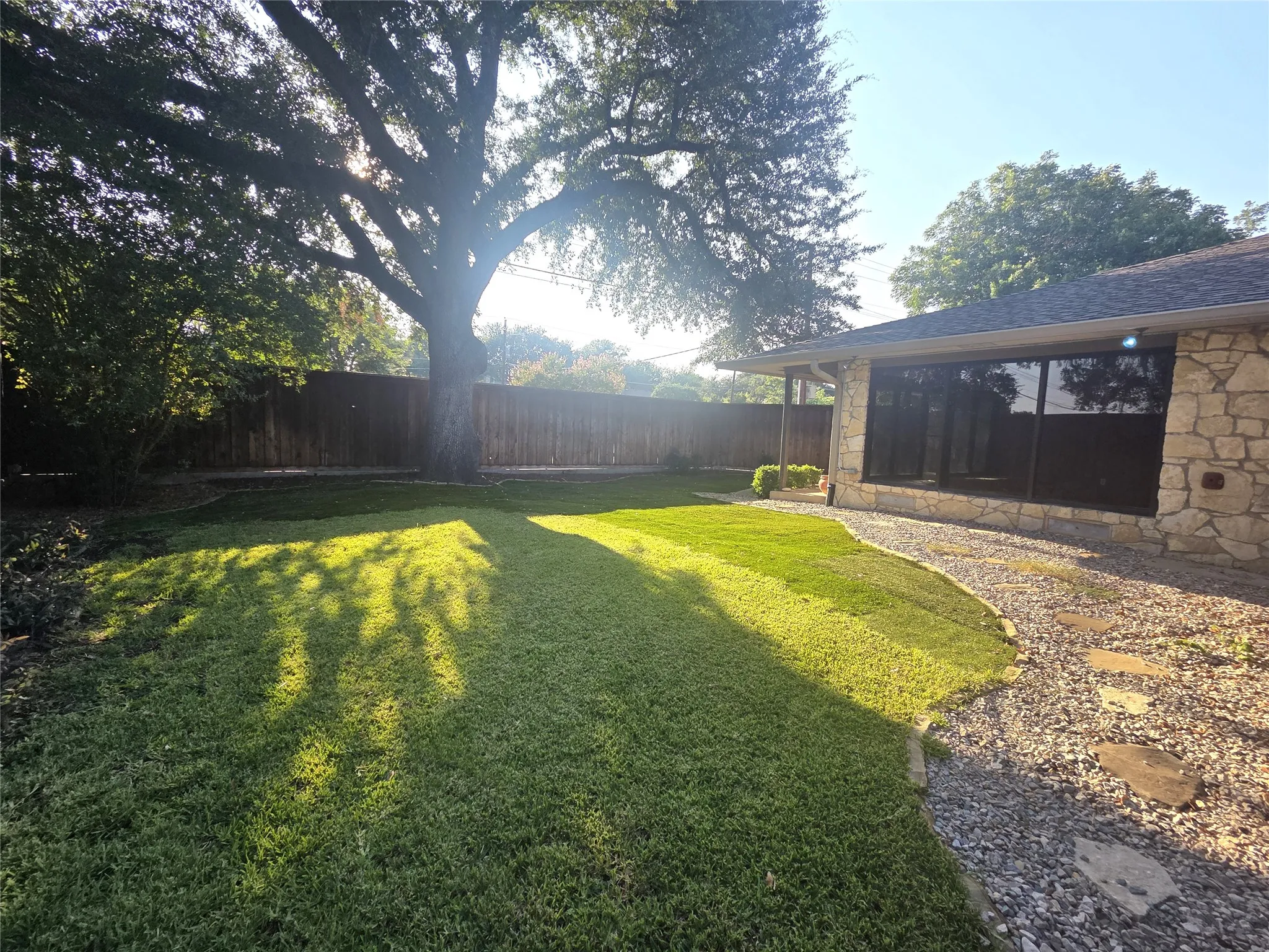 Single Family Residence For Rent in Dallas County , 9334 Hunters Creek Drive, Dallas, Texas 75243, 3 Bedroom, 2 Bathroom, 2 Garage spaces, 2,230 Sqft, built in 1969, mls#21348076, Real Estate Agent in Dallas, Homes For Rent in Dallas county, Homes For Rent in Dallas, Realtor in Dallas Texas, Real Estate Brokerage Independent Realty Texas, Luminita Cordes Realtor