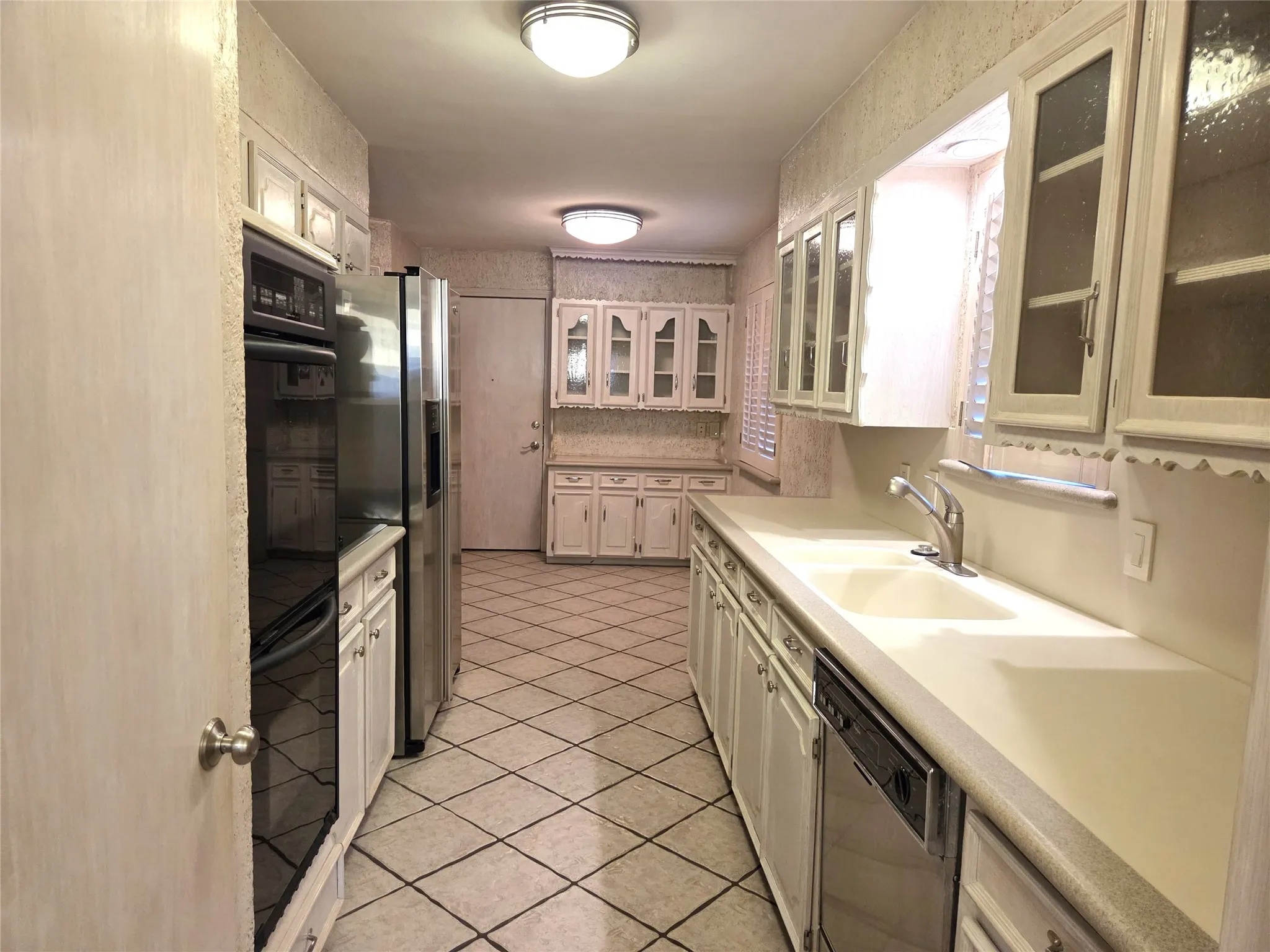 Single Family Residence For Rent in Dallas County , 9334 Hunters Creek Drive, Dallas, Texas 75243, 3 Bedroom, 2 Bathroom, 2 Garage spaces, 2,230 Sqft, built in 1969, mls#21348076, Real Estate Agent in Dallas, Homes For Rent in Dallas county, Homes For Rent in Dallas, Realtor in Dallas Texas, Real Estate Brokerage Independent Realty Texas, Luminita Cordes Realtor