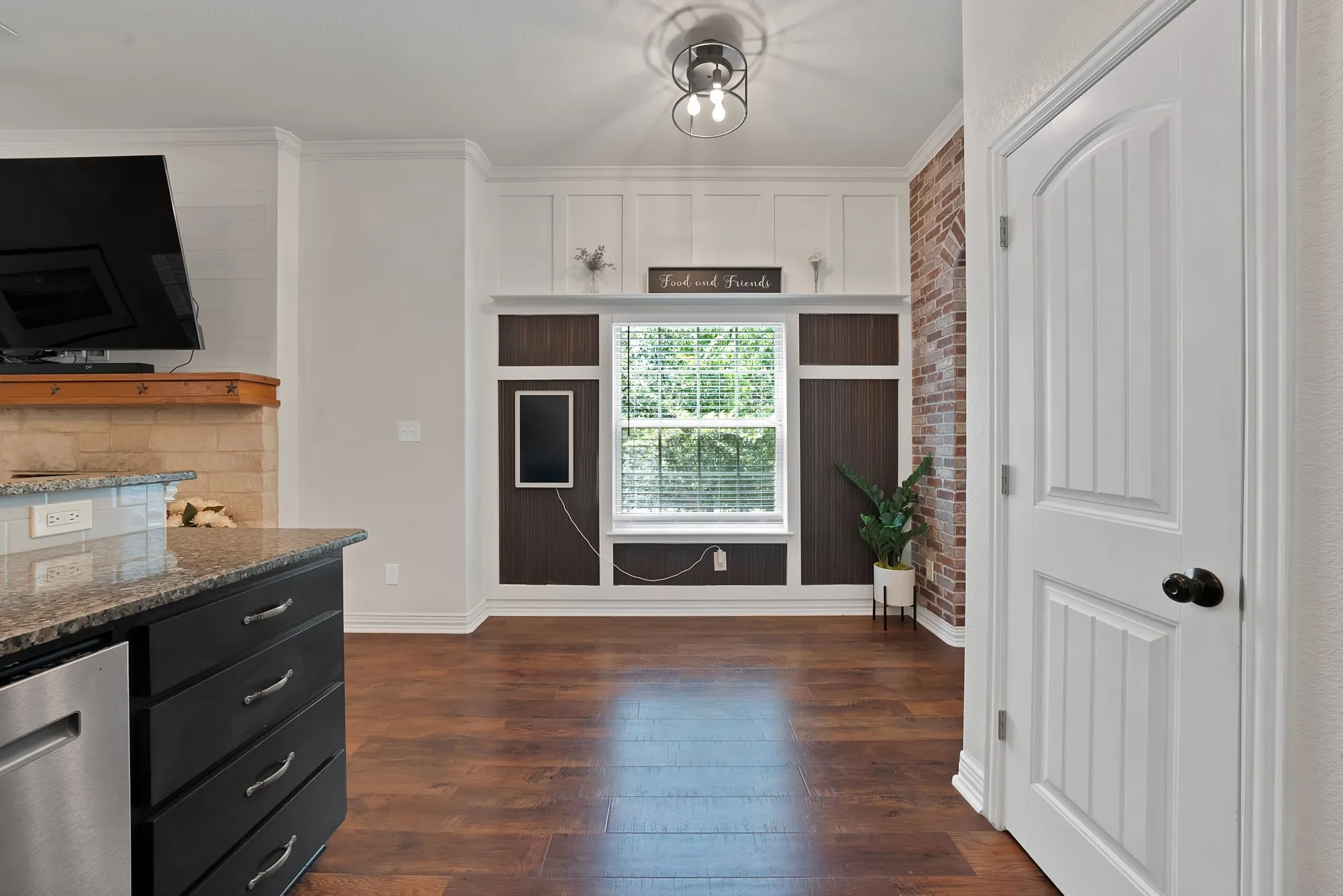 Single Family Residence For Sale in Parker County , 1216 N Elm Street, Weatherford, Texas 76086, 3 Bedroom, 2 Bathroom, 2 Garage spaces, 1,648 Sqft, built in 2018, mls#21351976, Real Estate Agent in Weatherford, Homes For Sale in Parker county, Homes For Sale in Weatherford, Realtor in Weatherford Texas, Real Estate Brokerage Independent Realty Texas, Luminita Cordes Realtor
