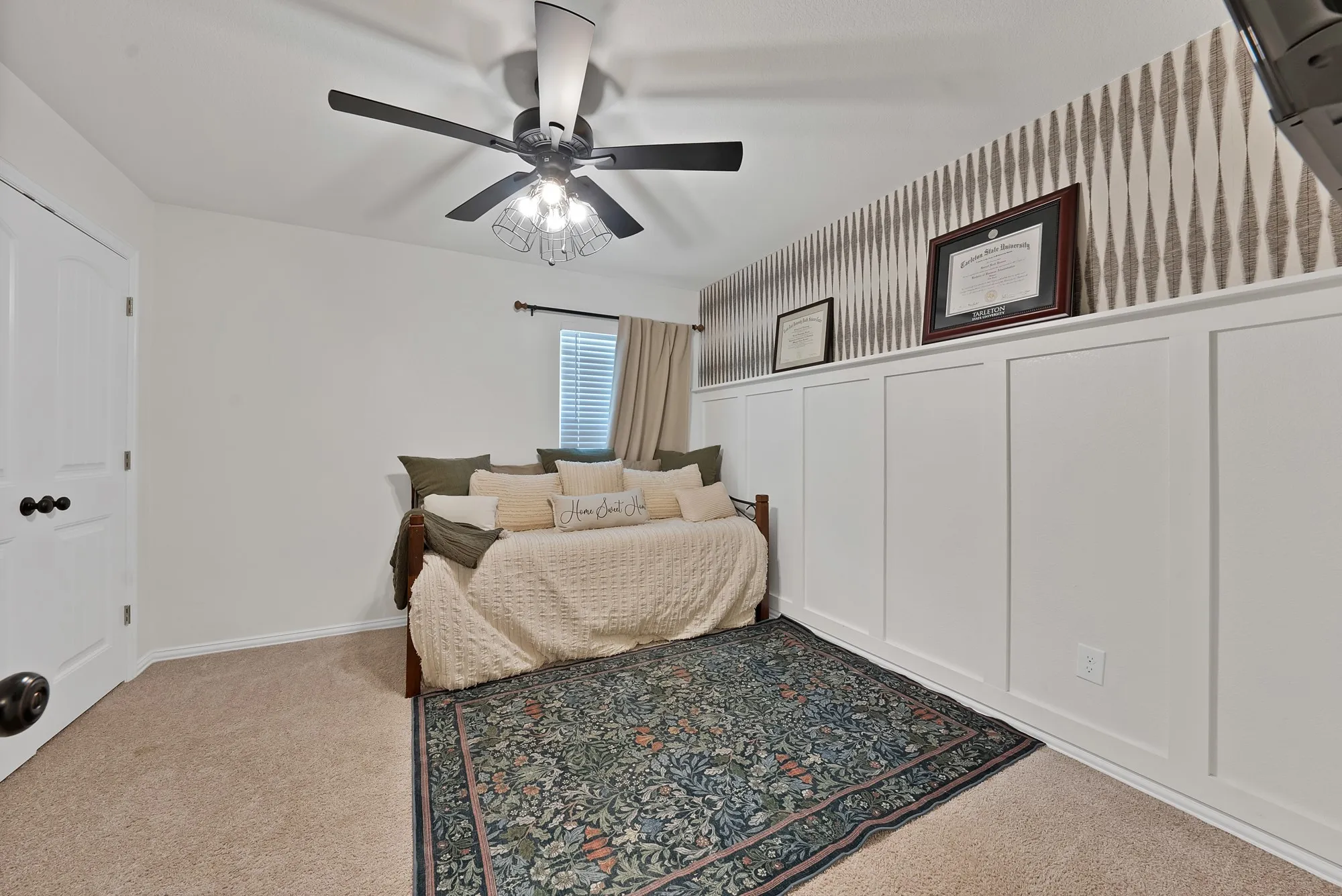 Single Family Residence For Sale in Parker County , 1216 N Elm Street, Weatherford, Texas 76086, 3 Bedroom, 2 Bathroom, 2 Garage spaces, 1,648 Sqft, built in 2018, mls#21351976, Real Estate Agent in Weatherford, Homes For Sale in Parker county, Homes For Sale in Weatherford, Realtor in Weatherford Texas, Real Estate Brokerage Independent Realty Texas, Luminita Cordes Realtor