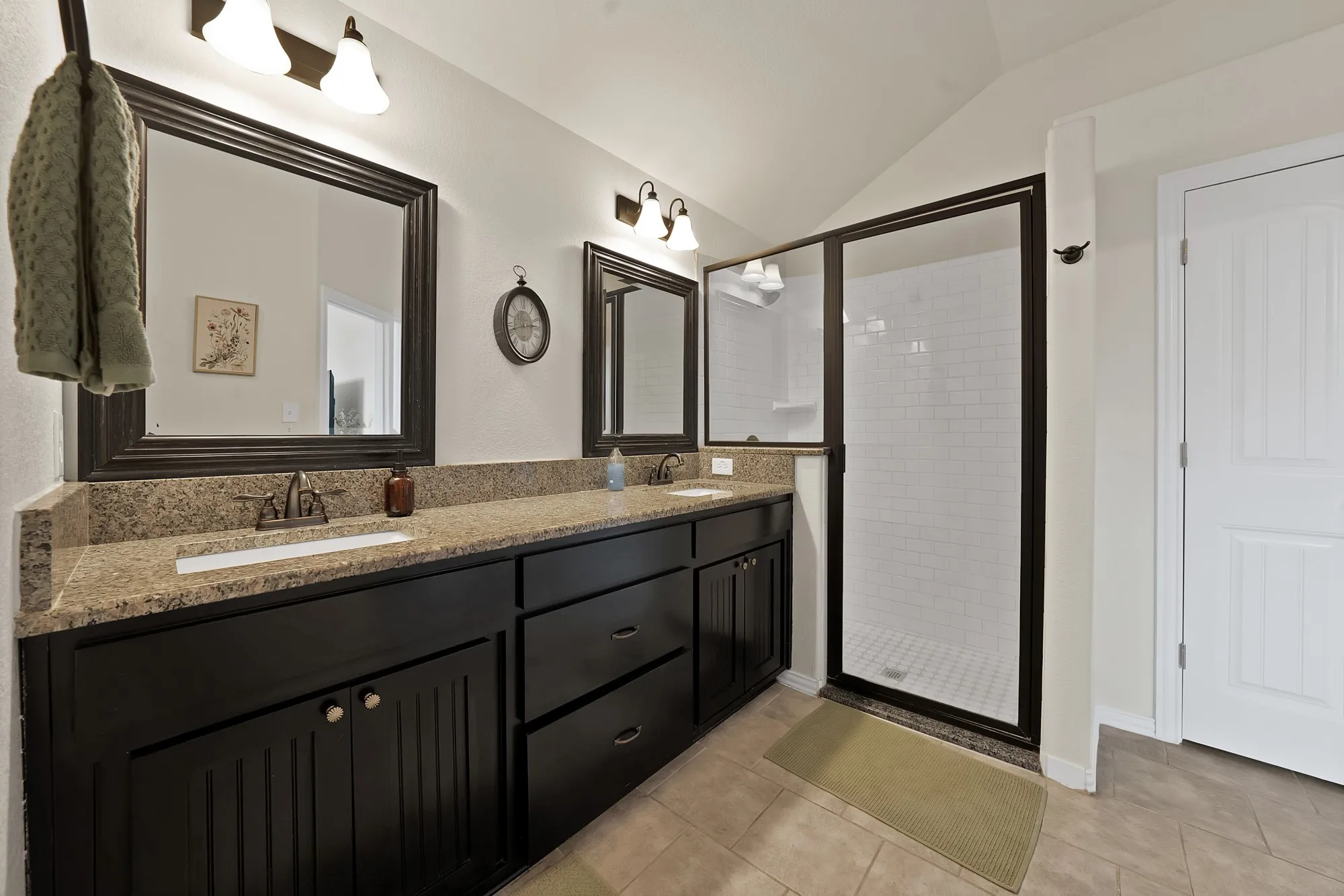 Single Family Residence For Sale in Parker County , 1216 N Elm Street, Weatherford, Texas 76086, 3 Bedroom, 2 Bathroom, 2 Garage spaces, 1,648 Sqft, built in 2018, mls#21351976, Real Estate Agent in Weatherford, Homes For Sale in Parker county, Homes For Sale in Weatherford, Realtor in Weatherford Texas, Real Estate Brokerage Independent Realty Texas, Luminita Cordes Realtor
