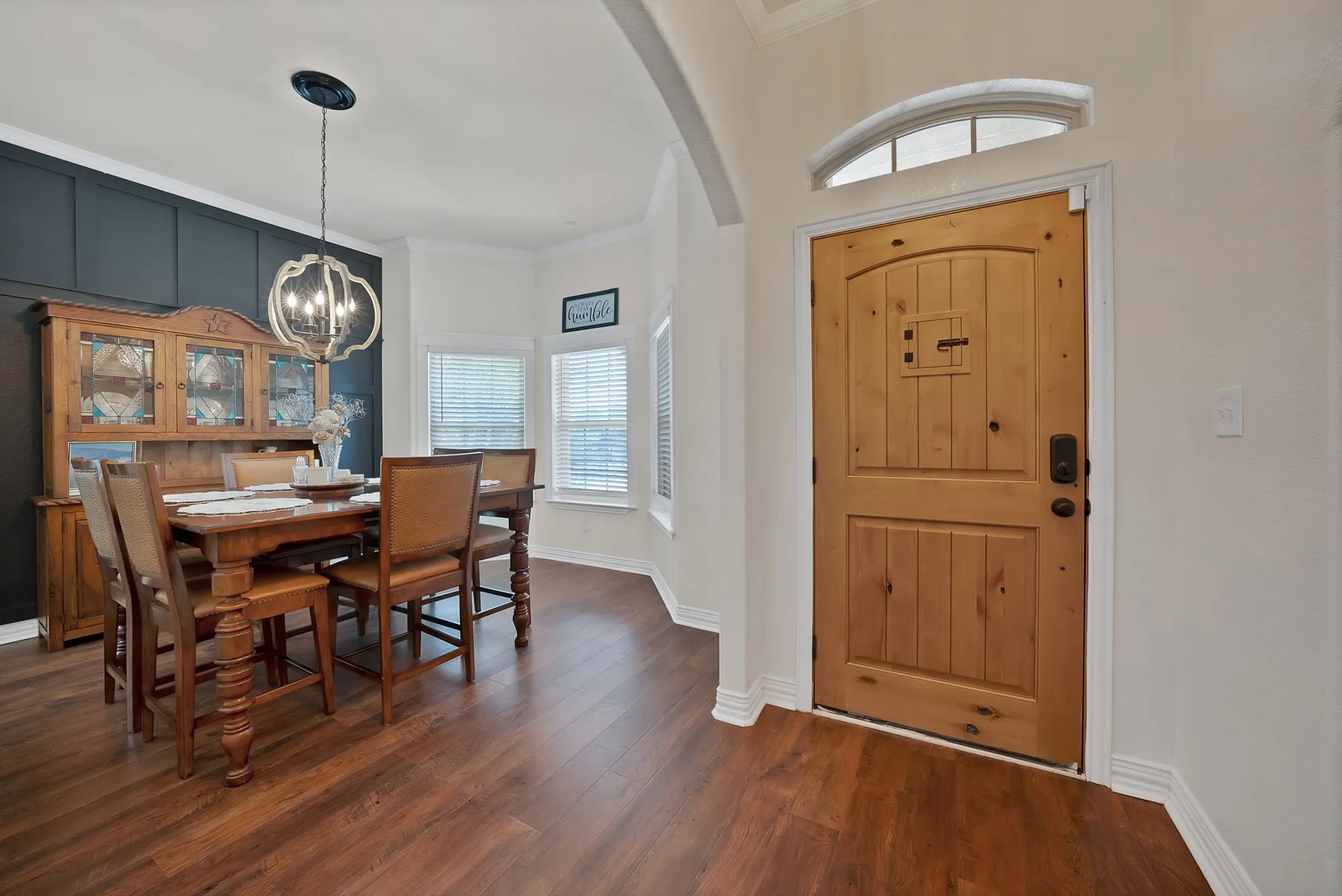 Single Family Residence For Sale in Parker County , 1216 N Elm Street, Weatherford, Texas 76086, 3 Bedroom, 2 Bathroom, 2 Garage spaces, 1,648 Sqft, built in 2018, mls#21351976, Real Estate Agent in Weatherford, Homes For Sale in Parker county, Homes For Sale in Weatherford, Realtor in Weatherford Texas, Real Estate Brokerage Independent Realty Texas, Luminita Cordes Realtor