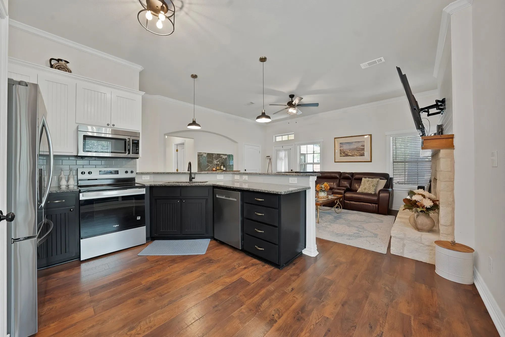Single Family Residence For Sale in Parker County , 1216 N Elm Street, Weatherford, Texas 76086, 3 Bedroom, 2 Bathroom, 2 Garage spaces, 1,648 Sqft, built in 2018, mls#21351976, Real Estate Agent in Weatherford, Homes For Sale in Parker county, Homes For Sale in Weatherford, Realtor in Weatherford Texas, Real Estate Brokerage Independent Realty Texas, Luminita Cordes Realtor