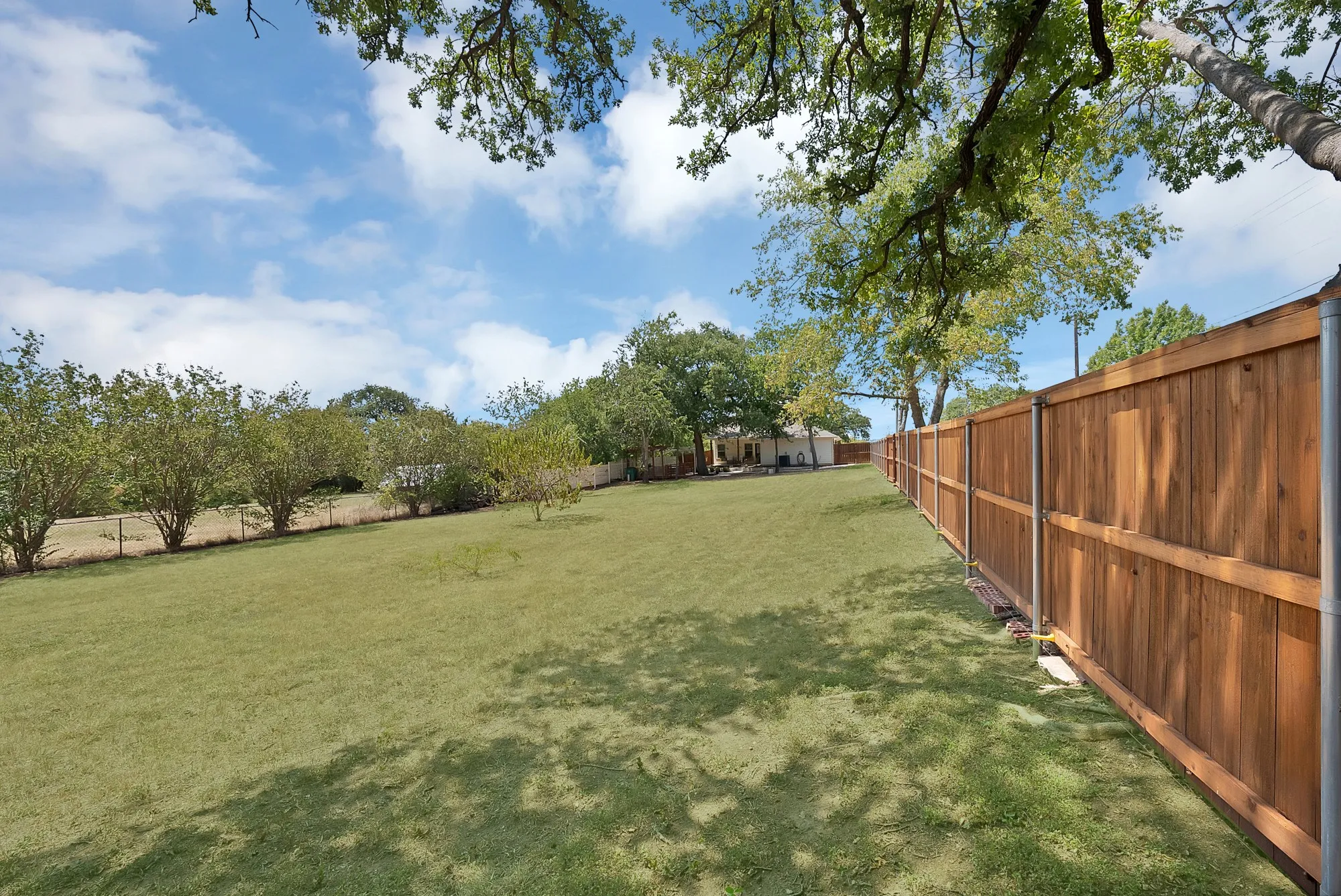 Single Family Residence For Sale in Parker County , 1216 N Elm Street, Weatherford, Texas 76086, 3 Bedroom, 2 Bathroom, 2 Garage spaces, 1,648 Sqft, built in 2018, mls#21351976, Real Estate Agent in Weatherford, Homes For Sale in Parker county, Homes For Sale in Weatherford, Realtor in Weatherford Texas, Real Estate Brokerage Independent Realty Texas, Luminita Cordes Realtor