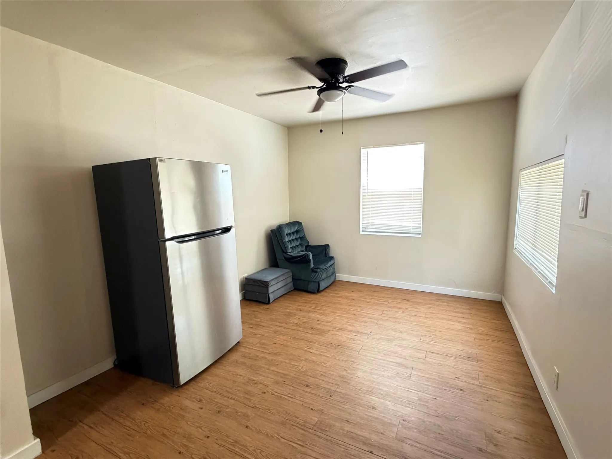 Single Family Residence For Rent in Dallas County , 6010 Chippewa Drive, Dallas, Texas 75212, 3 Bedroom, 2 Bathroom, Garage spaces, 832 Sqft, built in 1945, mls#21351985, Real Estate Agent in Dallas, Homes For Rent in Dallas county, Homes For Rent in Dallas, Realtor in Dallas Texas, Real Estate Brokerage Independent Realty Texas, Luminita Cordes Realtor