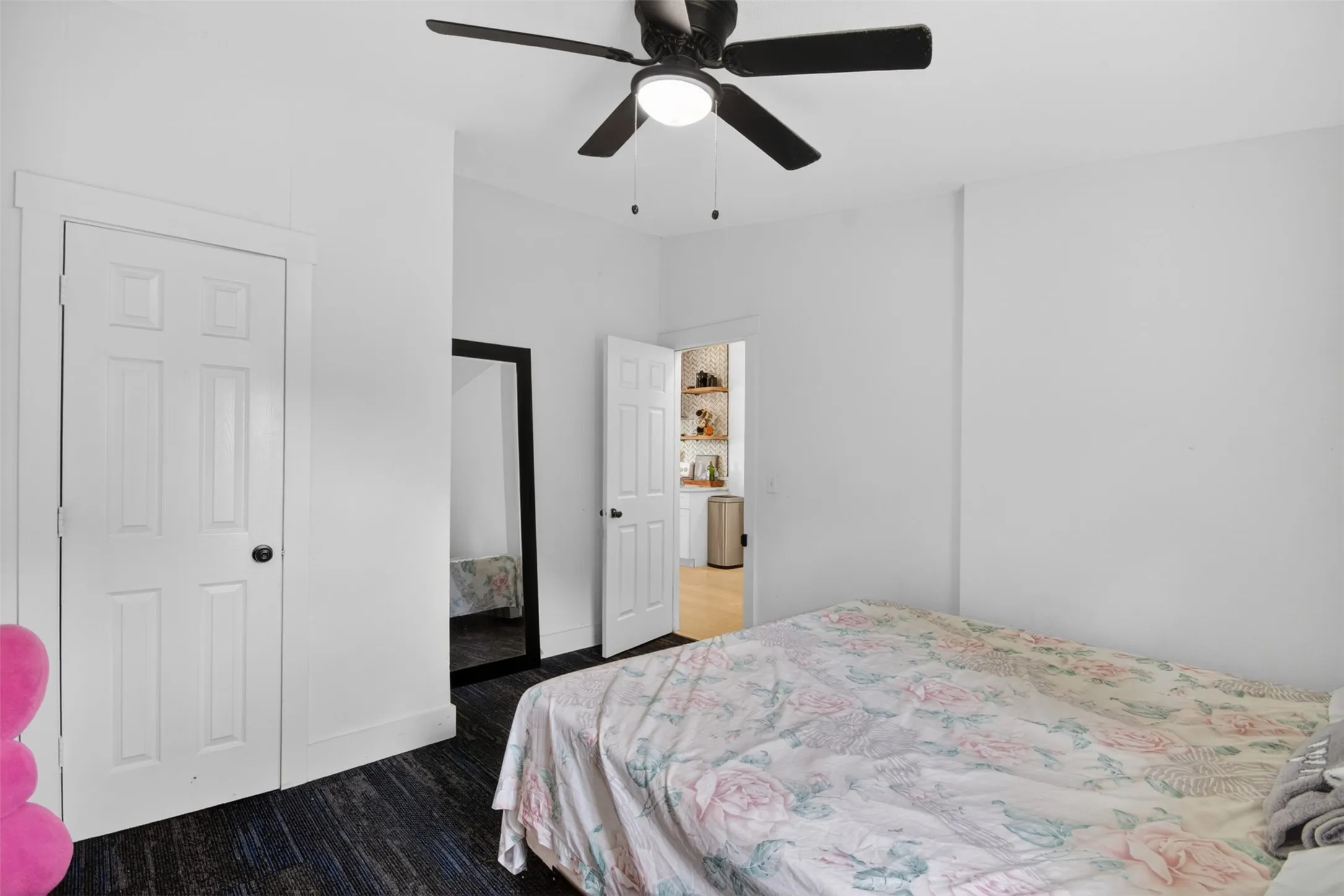 Mobile Home For Sale in Hunt County , 9238 Hays Circle, Quinlan, Texas 75474, 3 Bedroom, 2 Bathroom, Garage spaces, 1,680 Sqft, built in 2000, mls#21351972, Real Estate Agent in Quinlan, Homes For Sale in Hunt county, Homes For Sale in Quinlan, Realtor in Quinlan Texas, Real Estate Brokerage Independent Realty Texas, Luminita Cordes Realtor