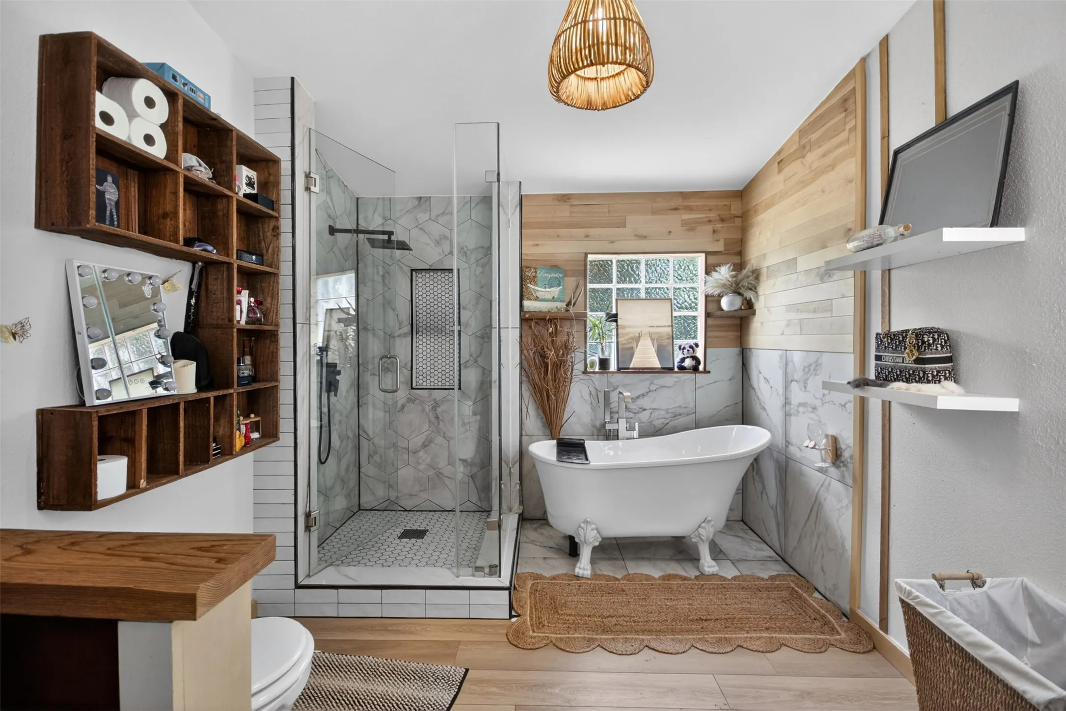 Mobile Home For Sale in Hunt County , 9238 Hays Circle, Quinlan, Texas 75474, 3 Bedroom, 2 Bathroom, Garage spaces, 1,680 Sqft, built in 2000, mls#21351972, Real Estate Agent in Quinlan, Homes For Sale in Hunt county, Homes For Sale in Quinlan, Realtor in Quinlan Texas, Real Estate Brokerage Independent Realty Texas, Luminita Cordes Realtor