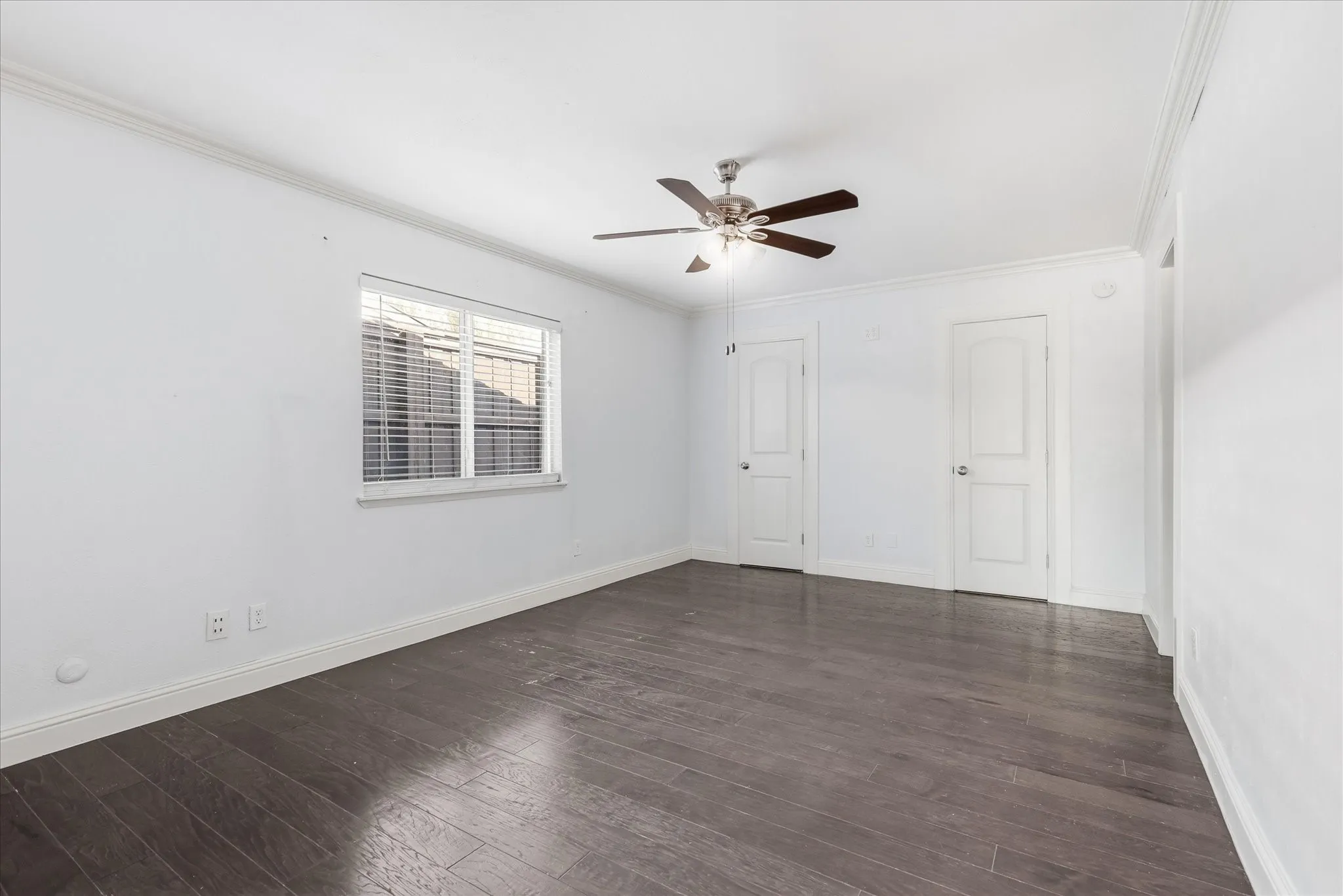 Single Family Residence For Sale in Denton County , 5552 N Colony Boulevard, The Colony, Texas 75056, 3 Bedroom, 2 Bathroom, 2 Garage spaces, 1,727 Sqft, built in 1979, mls#21348886, Real Estate Agent in The Colony, Homes For Sale in Denton county, Homes For Sale in The Colony, Realtor in The Colony Texas, Real Estate Brokerage Independent Realty Texas, Luminita Cordes Realtor