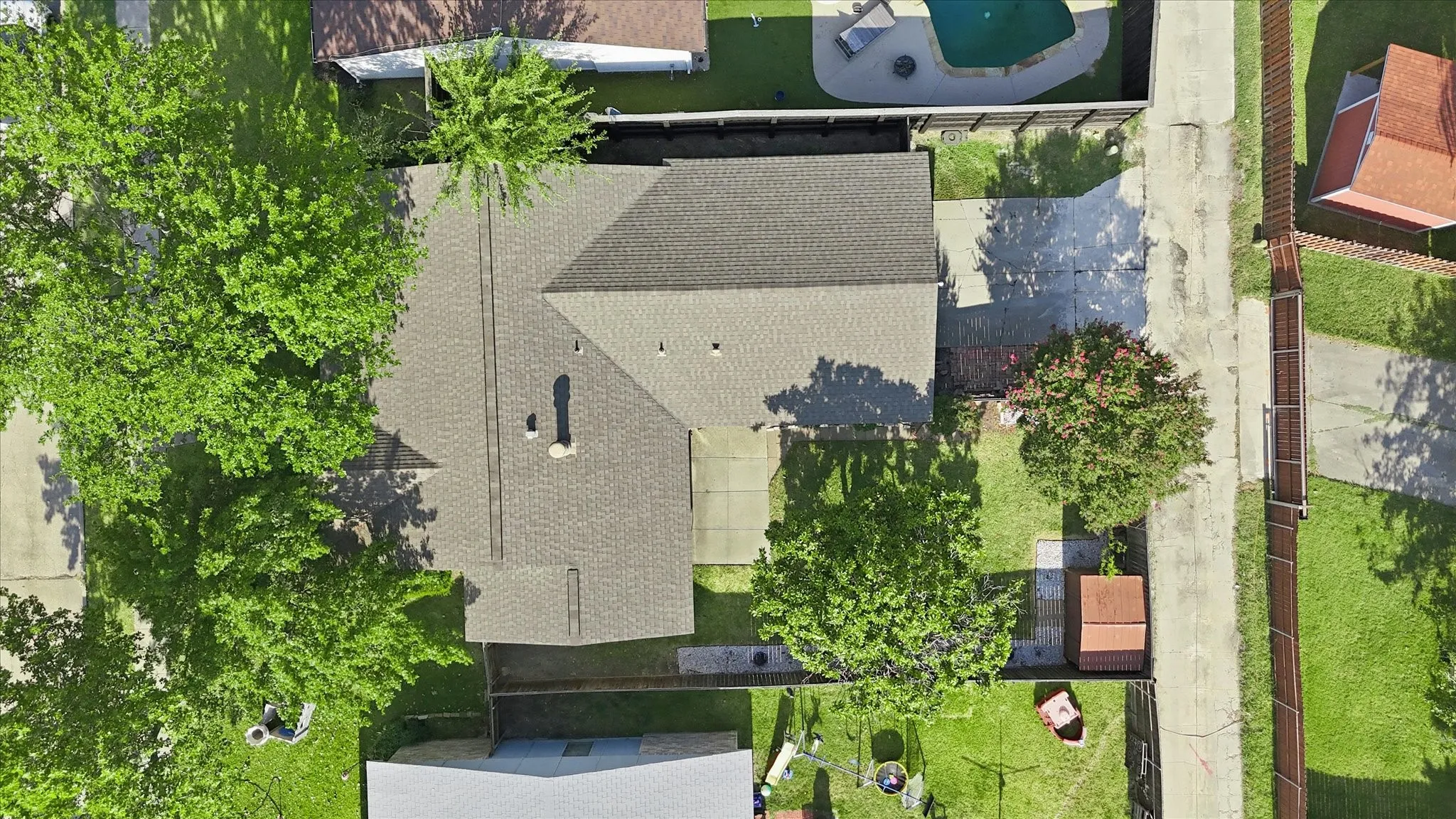 Single Family Residence For Sale in Denton County , 5552 N Colony Boulevard, The Colony, Texas 75056, 3 Bedroom, 2 Bathroom, 2 Garage spaces, 1,727 Sqft, built in 1979, mls#21348886, Real Estate Agent in The Colony, Homes For Sale in Denton county, Homes For Sale in The Colony, Realtor in The Colony Texas, Real Estate Brokerage Independent Realty Texas, Luminita Cordes Realtor