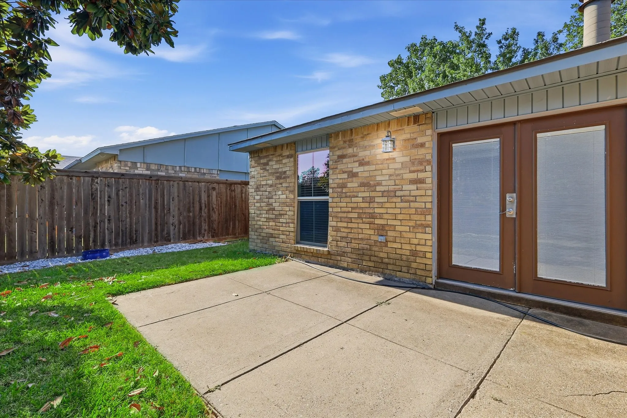 Single Family Residence For Sale in Denton County , 5552 N Colony Boulevard, The Colony, Texas 75056, 3 Bedroom, 2 Bathroom, 2 Garage spaces, 1,727 Sqft, built in 1979, mls#21348886, Real Estate Agent in The Colony, Homes For Sale in Denton county, Homes For Sale in The Colony, Realtor in The Colony Texas, Real Estate Brokerage Independent Realty Texas, Luminita Cordes Realtor