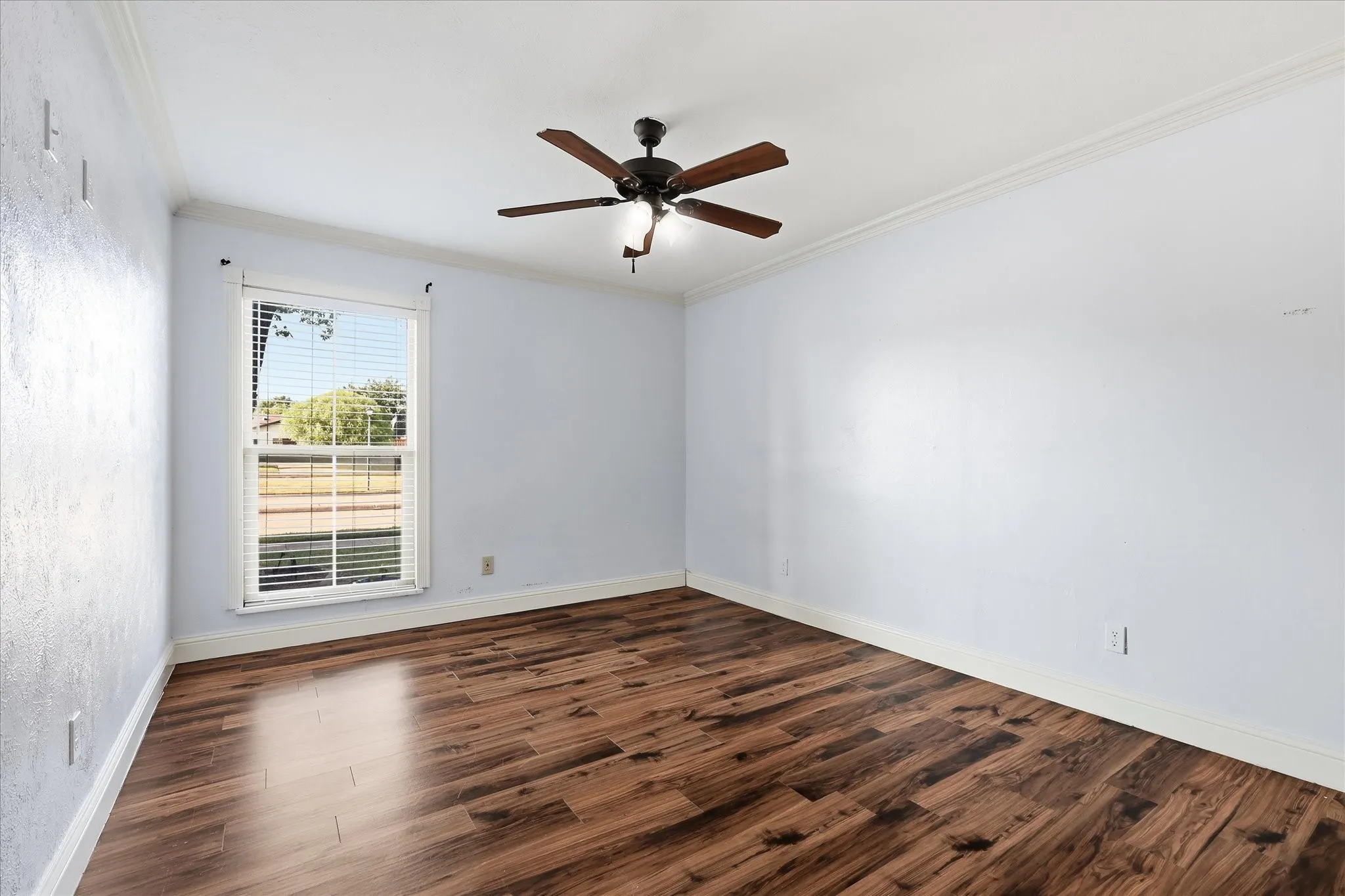 Single Family Residence For Sale in Denton County , 5552 N Colony Boulevard, The Colony, Texas 75056, 3 Bedroom, 2 Bathroom, 2 Garage spaces, 1,727 Sqft, built in 1979, mls#21348886, Real Estate Agent in The Colony, Homes For Sale in Denton county, Homes For Sale in The Colony, Realtor in The Colony Texas, Real Estate Brokerage Independent Realty Texas, Luminita Cordes Realtor