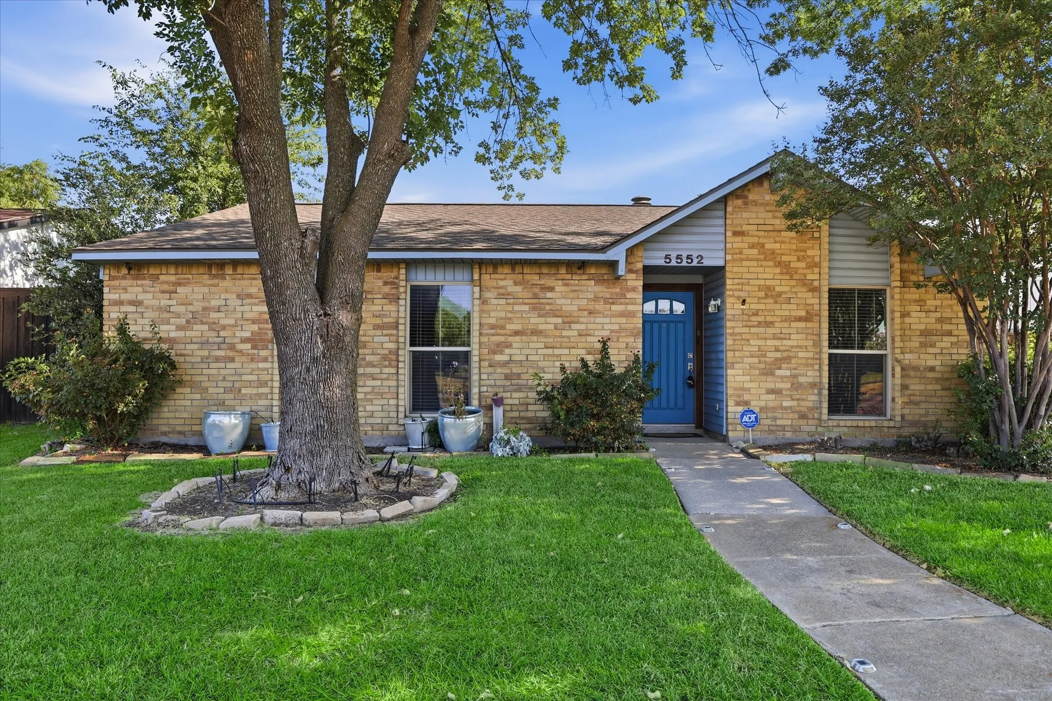 Single Family Residence For Sale in Denton County , 5552 N Colony Boulevard, The Colony, Texas 75056, 3 Bedroom, 2 Bathroom, 2 Garage spaces, 1,727 Sqft, built in 1979, mls#21348886, Real Estate Agent in The Colony, Homes For Sale in Denton county, Homes For Sale in The Colony, Realtor in The Colony Texas, Real Estate Brokerage Independent Realty Texas, Luminita Cordes Realtor