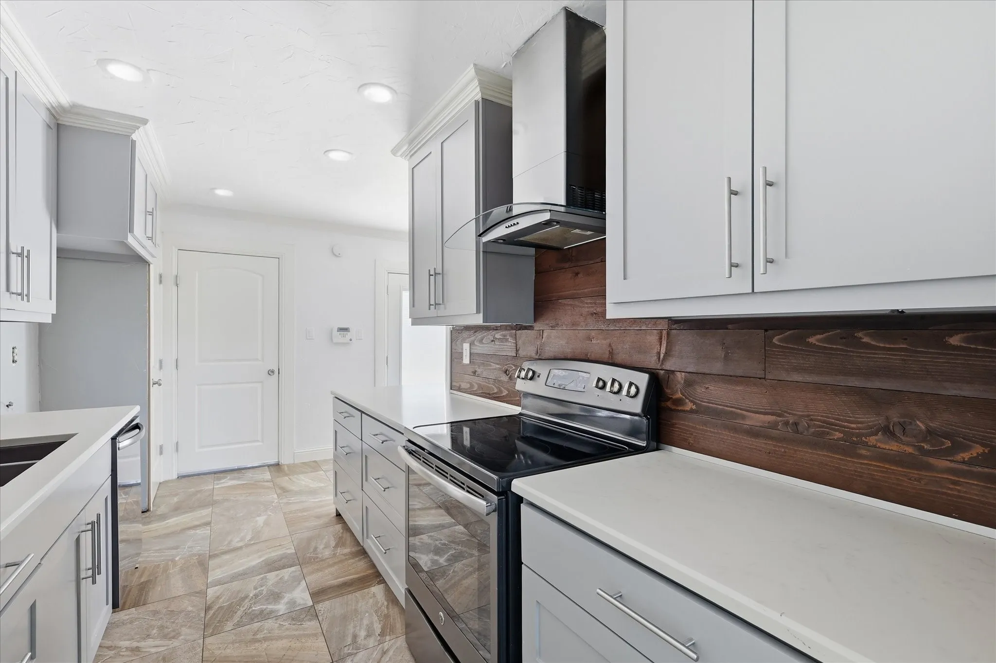 Single Family Residence For Sale in Denton County , 5552 N Colony Boulevard, The Colony, Texas 75056, 3 Bedroom, 2 Bathroom, 2 Garage spaces, 1,727 Sqft, built in 1979, mls#21348886, Real Estate Agent in The Colony, Homes For Sale in Denton county, Homes For Sale in The Colony, Realtor in The Colony Texas, Real Estate Brokerage Independent Realty Texas, Luminita Cordes Realtor