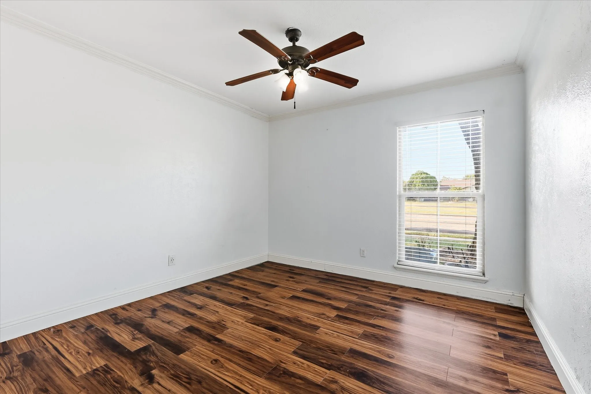 Single Family Residence For Sale in Denton County , 5552 N Colony Boulevard, The Colony, Texas 75056, 3 Bedroom, 2 Bathroom, 2 Garage spaces, 1,727 Sqft, built in 1979, mls#21348886, Real Estate Agent in The Colony, Homes For Sale in Denton county, Homes For Sale in The Colony, Realtor in The Colony Texas, Real Estate Brokerage Independent Realty Texas, Luminita Cordes Realtor