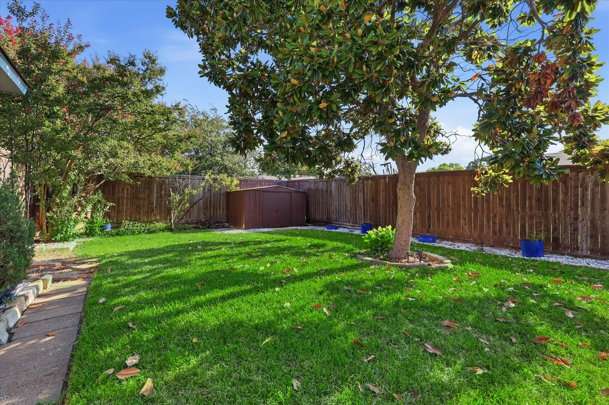 Single Family Residence For Sale in Denton County , 5552 N Colony Boulevard, The Colony, Texas 75056, 3 Bedroom, 2 Bathroom, 2 Garage spaces, 1,727 Sqft, built in 1979, mls#21348886, Real Estate Agent in The Colony, Homes For Sale in Denton county, Homes For Sale in The Colony, Realtor in The Colony Texas, Real Estate Brokerage Independent Realty Texas, Luminita Cordes Realtor
