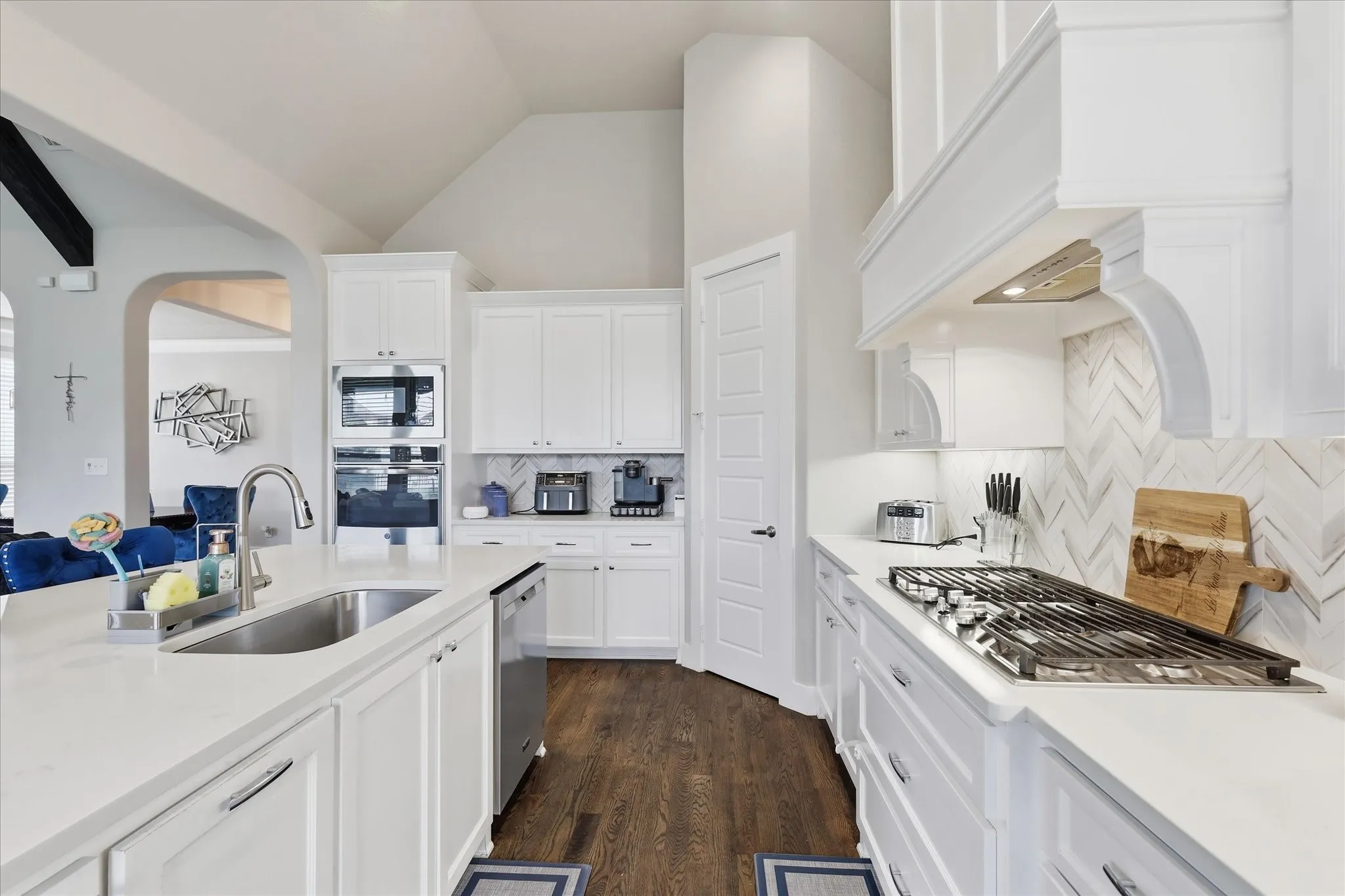 Single Family Residence For Sale in Collin County , 3383 Waverly Drive, Celina, Texas 75009, 5 Bedroom, 6 Bathroom, 3 Garage spaces, 3,932 Sqft, built in 2018, mls#21346178, Real Estate Agent in Celina, Homes For Sale in Collin county, Homes For Sale in Celina, Realtor in Celina Texas, Real Estate Brokerage Independent Realty Texas, Luminita Cordes Realtor