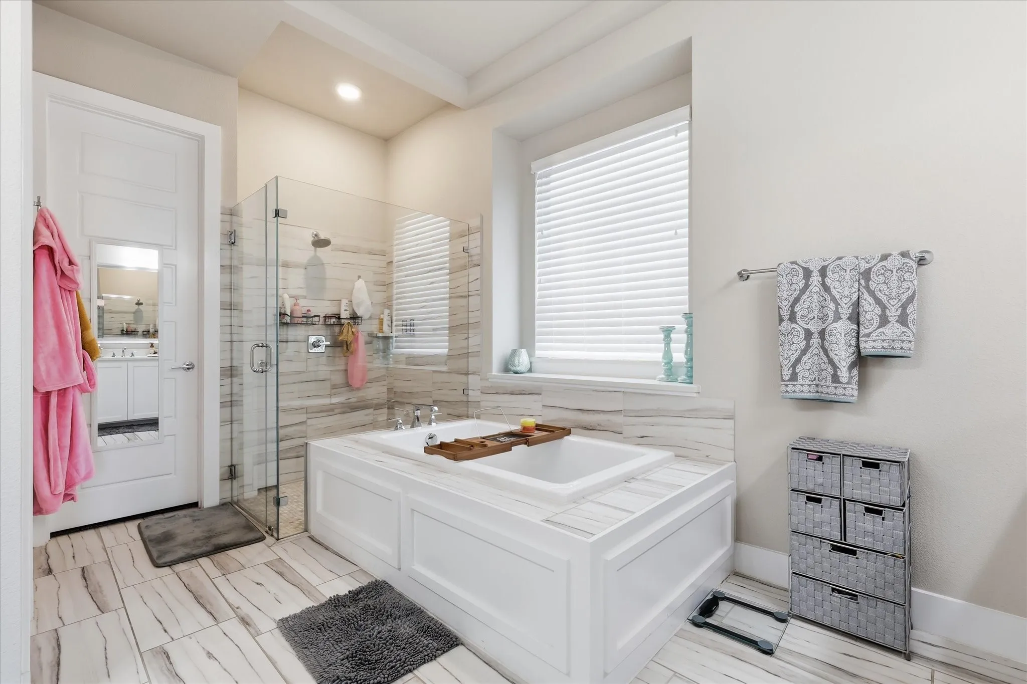Single Family Residence For Sale in Collin County , 3383 Waverly Drive, Celina, Texas 75009, 5 Bedroom, 6 Bathroom, 3 Garage spaces, 3,932 Sqft, built in 2018, mls#21346178, Real Estate Agent in Celina, Homes For Sale in Collin county, Homes For Sale in Celina, Realtor in Celina Texas, Real Estate Brokerage Independent Realty Texas, Luminita Cordes Realtor