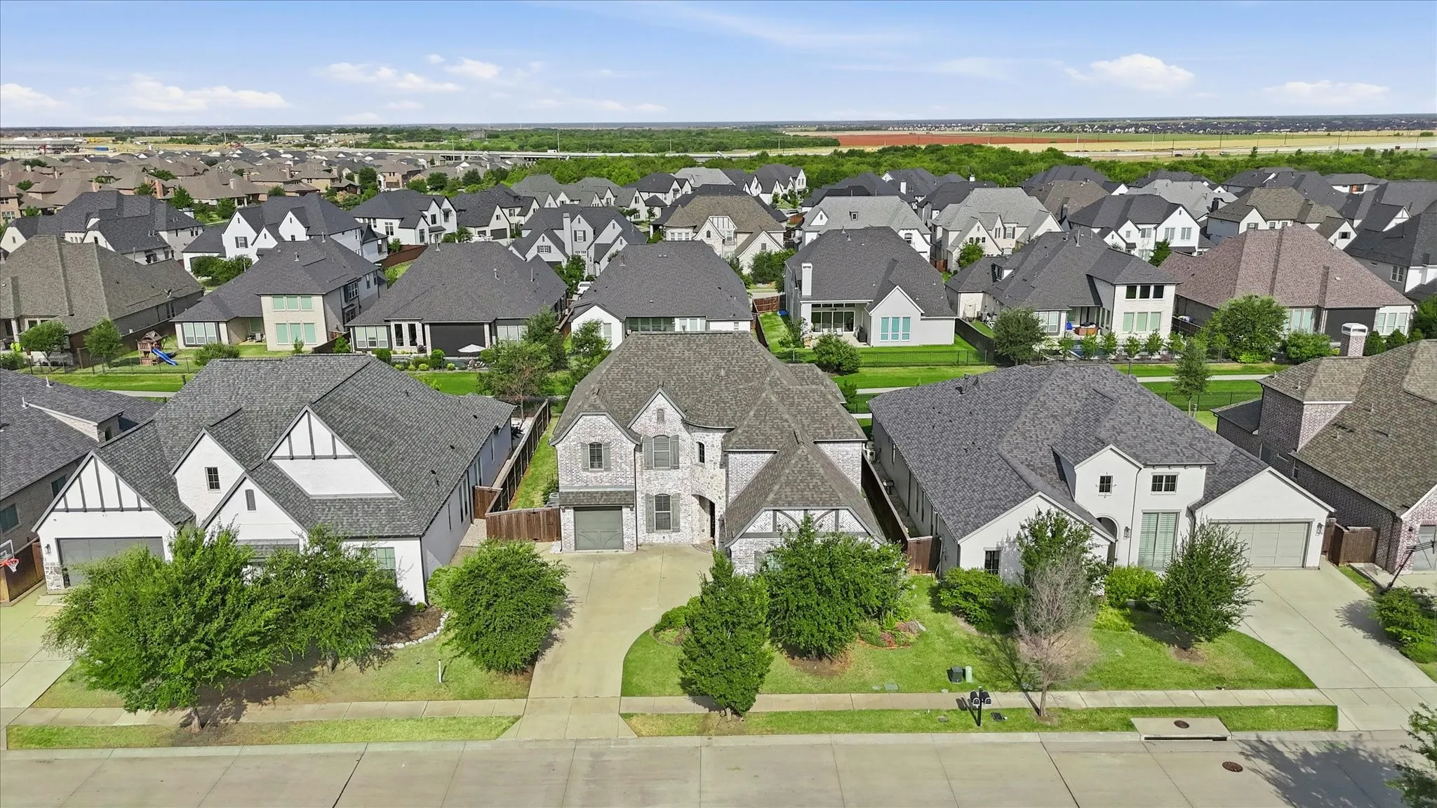 Single Family Residence For Sale in Collin County , 3383 Waverly Drive, Celina, Texas 75009, 5 Bedroom, 6 Bathroom, 3 Garage spaces, 3,932 Sqft, built in 2018, mls#21346178, Real Estate Agent in Celina, Homes For Sale in Collin county, Homes For Sale in Celina, Realtor in Celina Texas, Real Estate Brokerage Independent Realty Texas, Luminita Cordes Realtor