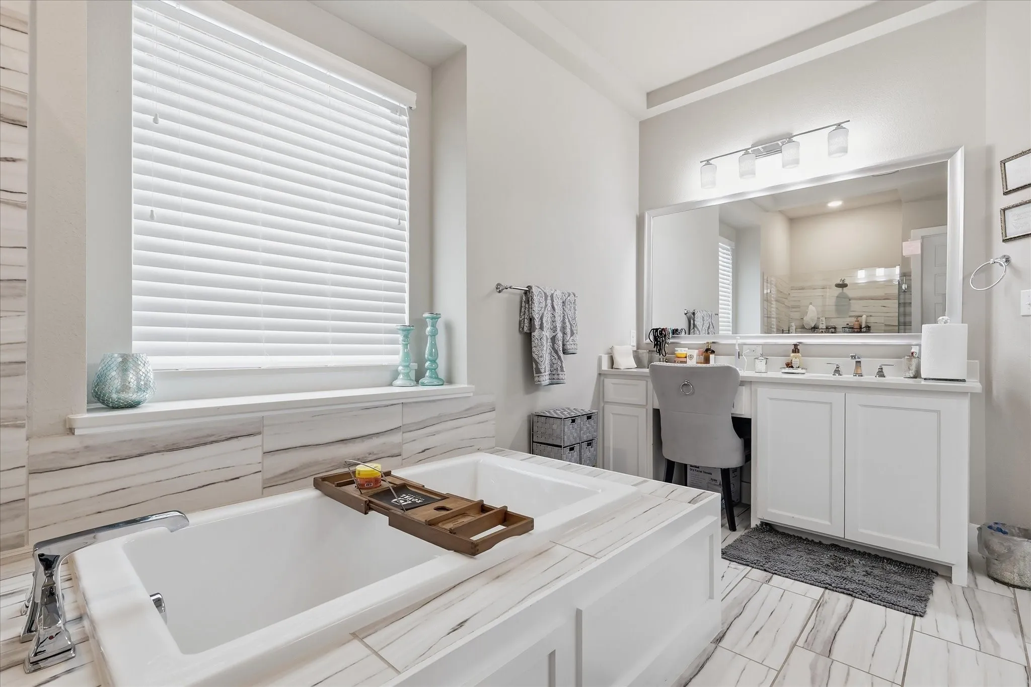 Single Family Residence For Sale in Collin County , 3383 Waverly Drive, Celina, Texas 75009, 5 Bedroom, 6 Bathroom, 3 Garage spaces, 3,932 Sqft, built in 2018, mls#21346178, Real Estate Agent in Celina, Homes For Sale in Collin county, Homes For Sale in Celina, Realtor in Celina Texas, Real Estate Brokerage Independent Realty Texas, Luminita Cordes Realtor