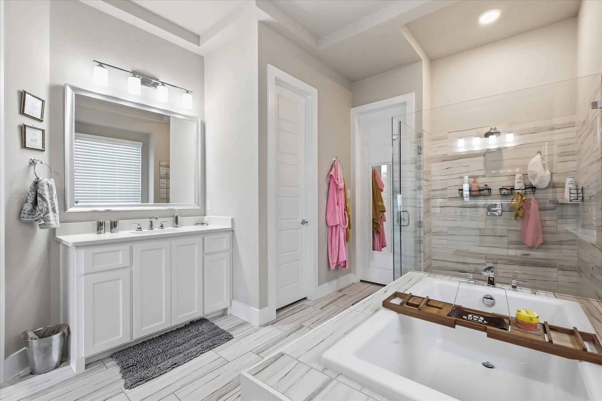Single Family Residence For Sale in Collin County , 3383 Waverly Drive, Celina, Texas 75009, 5 Bedroom, 6 Bathroom, 3 Garage spaces, 3,932 Sqft, built in 2018, mls#21346178, Real Estate Agent in Celina, Homes For Sale in Collin county, Homes For Sale in Celina, Realtor in Celina Texas, Real Estate Brokerage Independent Realty Texas, Luminita Cordes Realtor