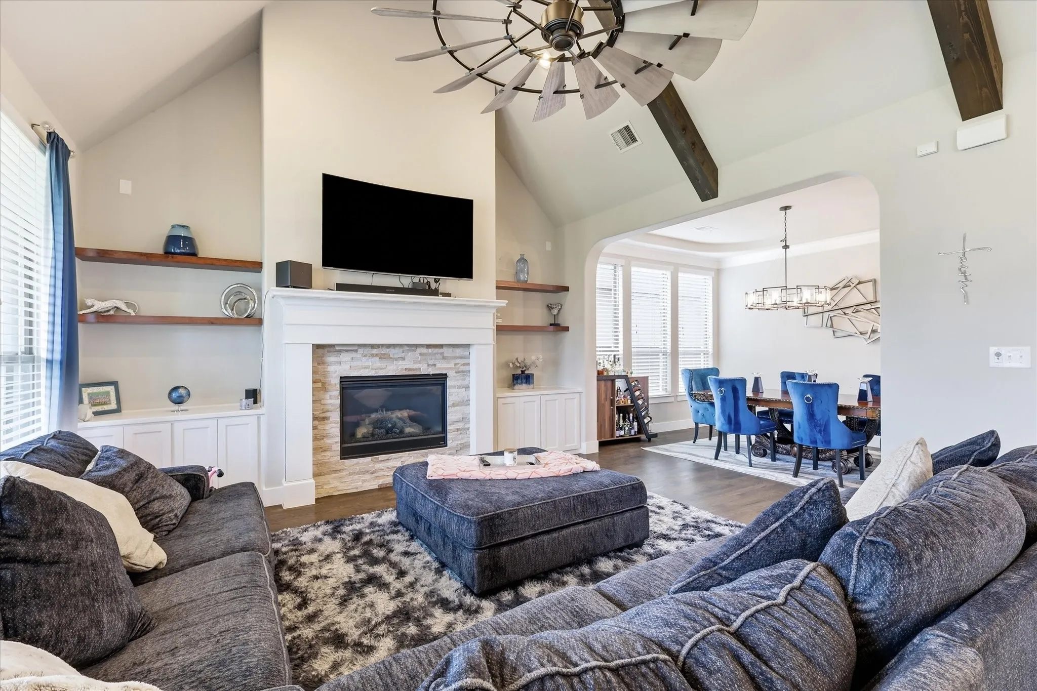 Single Family Residence For Sale in Collin County , 3383 Waverly Drive, Celina, Texas 75009, 5 Bedroom, 6 Bathroom, 3 Garage spaces, 3,932 Sqft, built in 2018, mls#21346178, Real Estate Agent in Celina, Homes For Sale in Collin county, Homes For Sale in Celina, Realtor in Celina Texas, Real Estate Brokerage Independent Realty Texas, Luminita Cordes Realtor