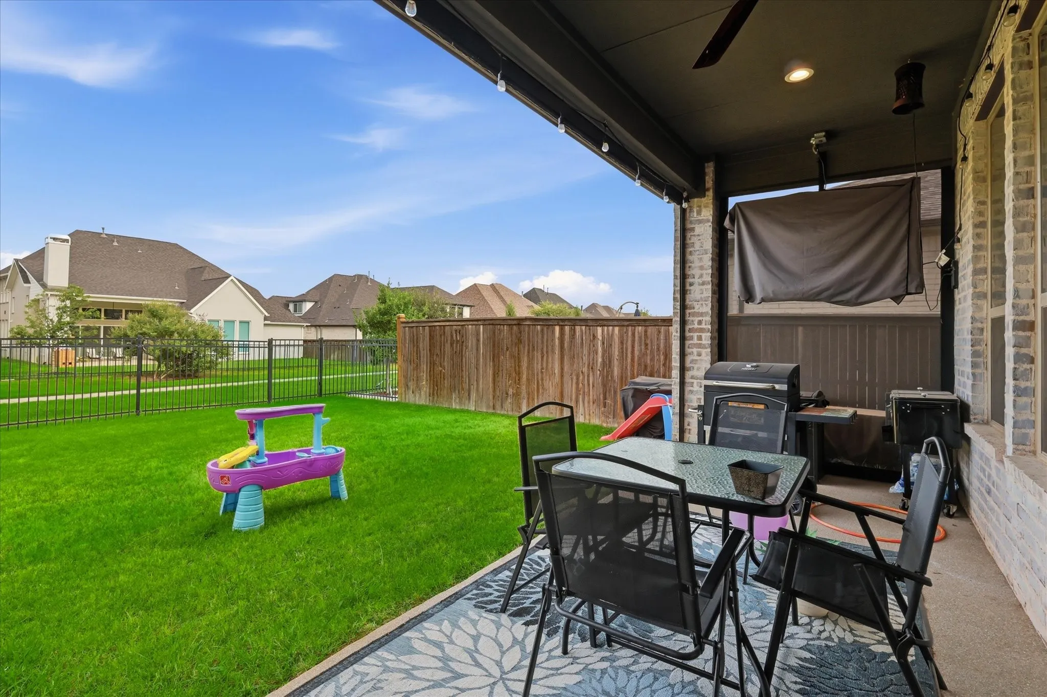 Single Family Residence For Sale in Collin County , 3383 Waverly Drive, Celina, Texas 75009, 5 Bedroom, 6 Bathroom, 3 Garage spaces, 3,932 Sqft, built in 2018, mls#21346178, Real Estate Agent in Celina, Homes For Sale in Collin county, Homes For Sale in Celina, Realtor in Celina Texas, Real Estate Brokerage Independent Realty Texas, Luminita Cordes Realtor