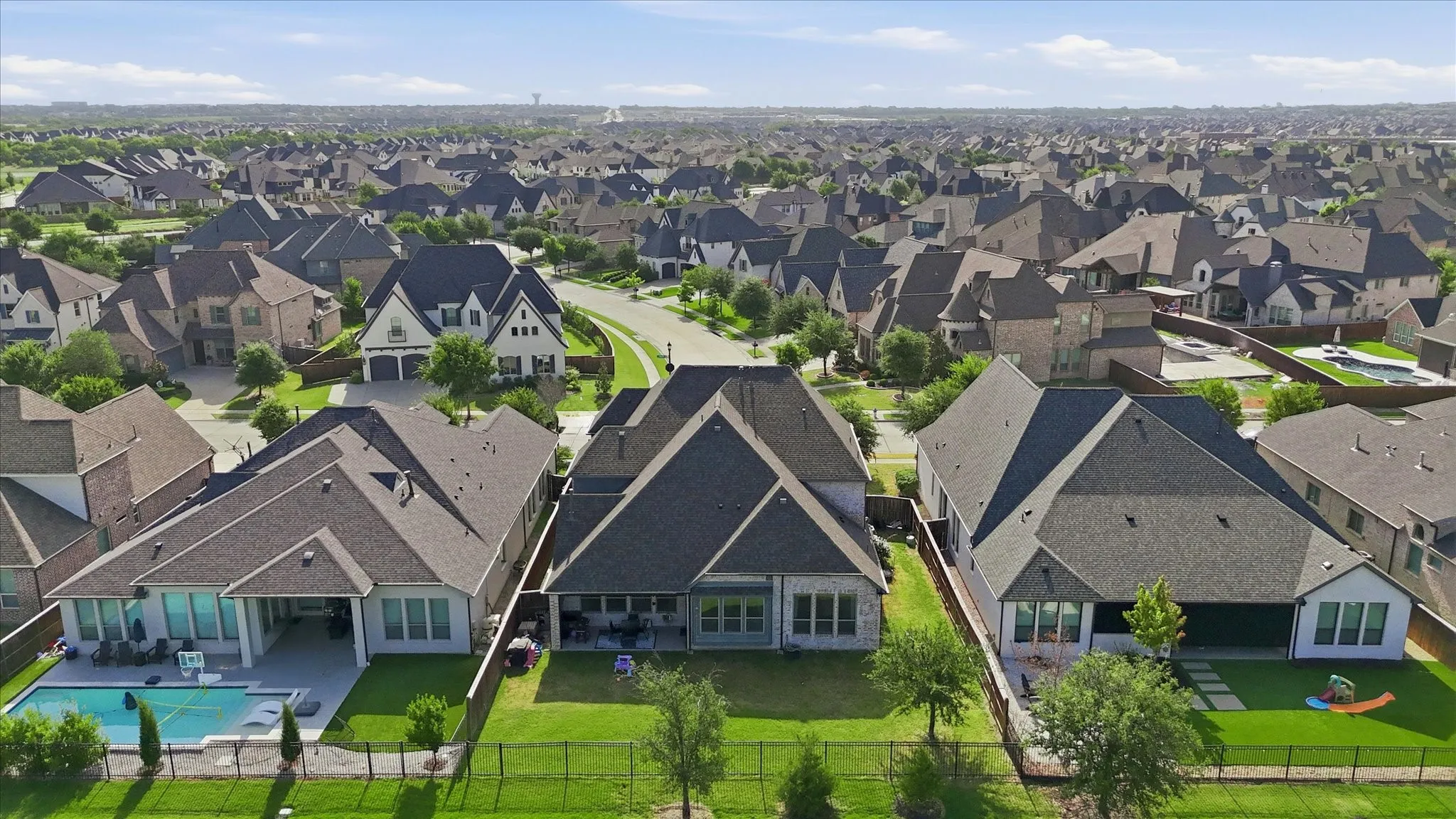 Single Family Residence For Sale in Collin County , 3383 Waverly Drive, Celina, Texas 75009, 5 Bedroom, 6 Bathroom, 3 Garage spaces, 3,932 Sqft, built in 2018, mls#21346178, Real Estate Agent in Celina, Homes For Sale in Collin county, Homes For Sale in Celina, Realtor in Celina Texas, Real Estate Brokerage Independent Realty Texas, Luminita Cordes Realtor
