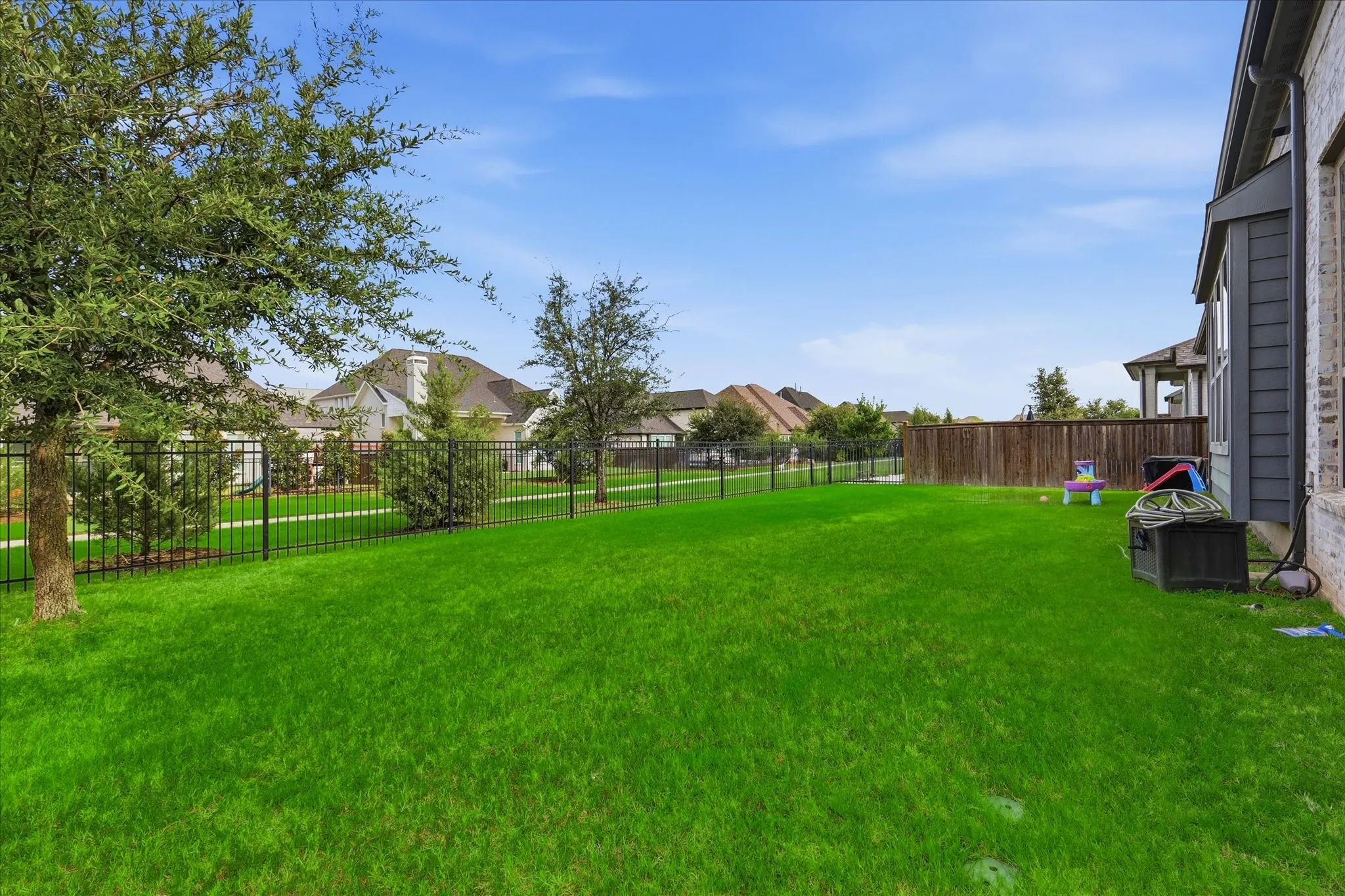 Single Family Residence For Sale in Collin County , 3383 Waverly Drive, Celina, Texas 75009, 5 Bedroom, 6 Bathroom, 3 Garage spaces, 3,932 Sqft, built in 2018, mls#21346178, Real Estate Agent in Celina, Homes For Sale in Collin county, Homes For Sale in Celina, Realtor in Celina Texas, Real Estate Brokerage Independent Realty Texas, Luminita Cordes Realtor