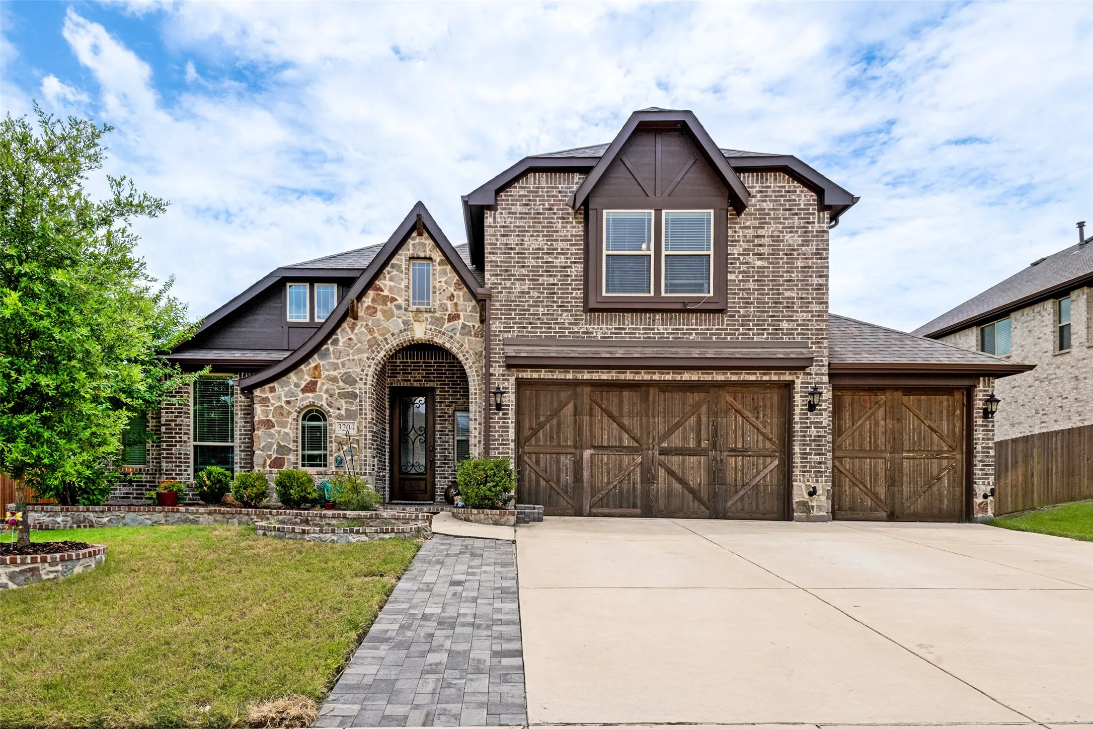 Single Family Residence For Sale in Dallas County , 3204 Park Ridge Drive, Mesquite, Texas 75181, 5 Bedrooms, 3 Bathrooms, 3 Garage spaces, 3,274 Sqft, built in 2021, Price $505,000, mls#21351989, Real Estate Agent in Mesquite, Homes For Sale in Dallas county, Homes For Sale in Mesquite, Realtor in Mesquite Texas, Real Estate Brokerage Independent Realty Texas, Luminita Cordes Realtor