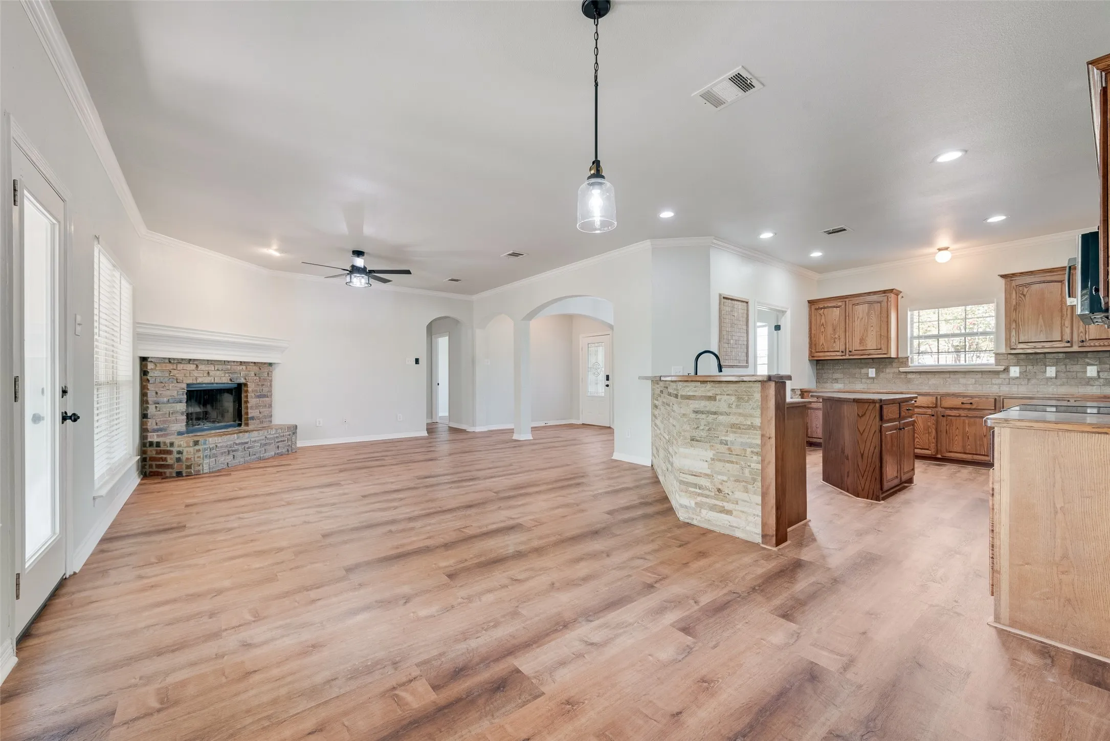 Single Family Residence For Sale in Rockwall County , 116 Dustin Drive, Fate, Texas 75189, 5 Bedroom, 4 Bathroom, 2 Garage spaces, 2,823 Sqft, built in 2005, mls#21313247, Real Estate Agent in Fate, Homes For Sale in Rockwall county, Homes For Sale in Fate, Realtor in Fate Texas, Real Estate Brokerage Independent Realty Texas, Luminita Cordes Realtor