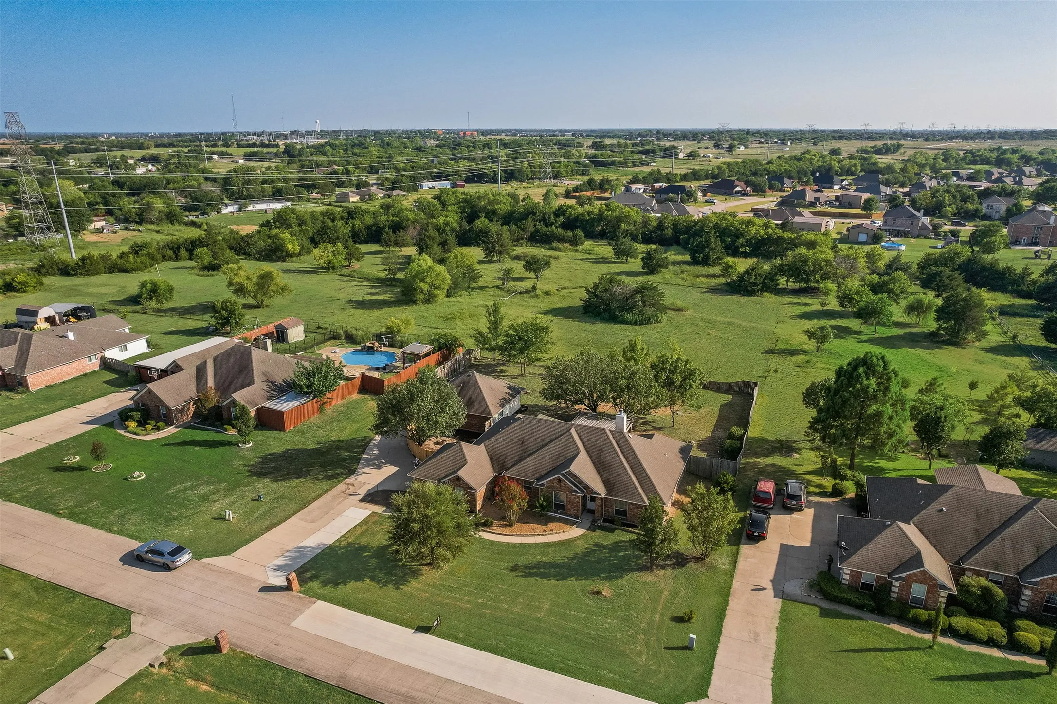 Single Family Residence For Sale in Rockwall County , 116 Dustin Drive, Fate, Texas 75189, 5 Bedroom, 4 Bathroom, 2 Garage spaces, 2,823 Sqft, built in 2005, mls#21313247, Real Estate Agent in Fate, Homes For Sale in Rockwall county, Homes For Sale in Fate, Realtor in Fate Texas, Real Estate Brokerage Independent Realty Texas, Luminita Cordes Realtor