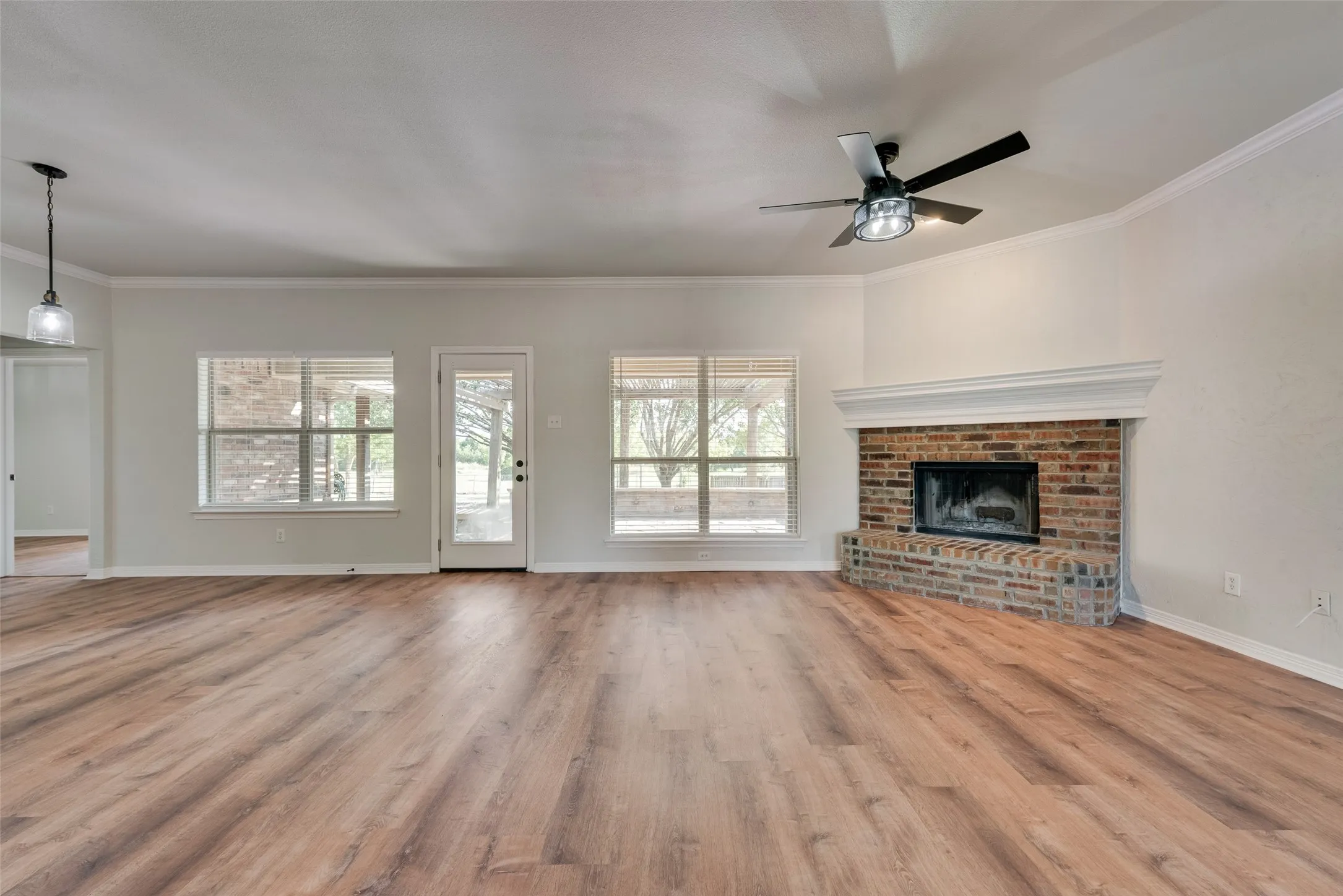 Single Family Residence For Sale in Rockwall County , 116 Dustin Drive, Fate, Texas 75189, 5 Bedroom, 4 Bathroom, 2 Garage spaces, 2,823 Sqft, built in 2005, mls#21313247, Real Estate Agent in Fate, Homes For Sale in Rockwall county, Homes For Sale in Fate, Realtor in Fate Texas, Real Estate Brokerage Independent Realty Texas, Luminita Cordes Realtor