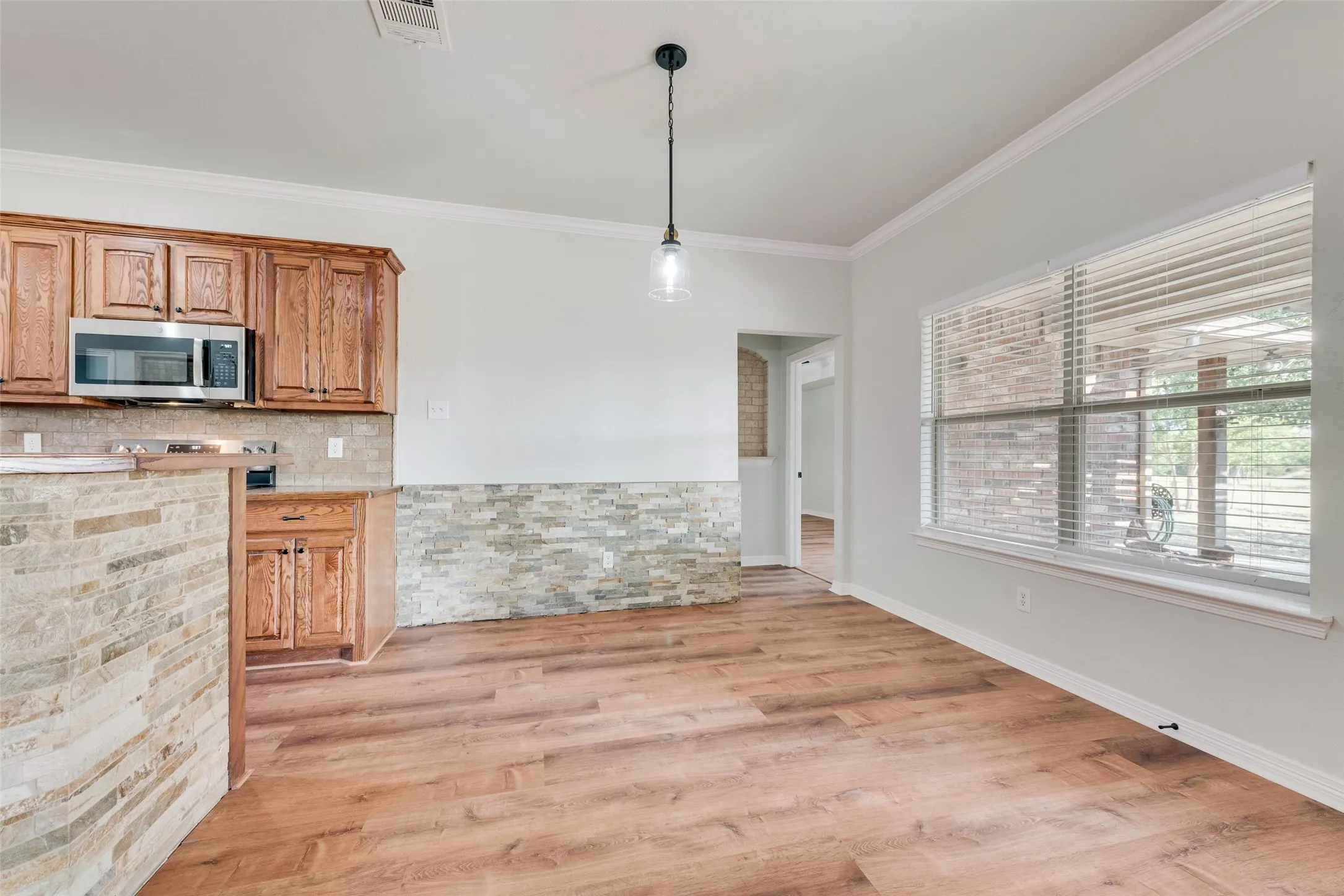 Single Family Residence For Sale in Rockwall County , 116 Dustin Drive, Fate, Texas 75189, 5 Bedroom, 4 Bathroom, 2 Garage spaces, 2,823 Sqft, built in 2005, mls#21313247, Real Estate Agent in Fate, Homes For Sale in Rockwall county, Homes For Sale in Fate, Realtor in Fate Texas, Real Estate Brokerage Independent Realty Texas, Luminita Cordes Realtor