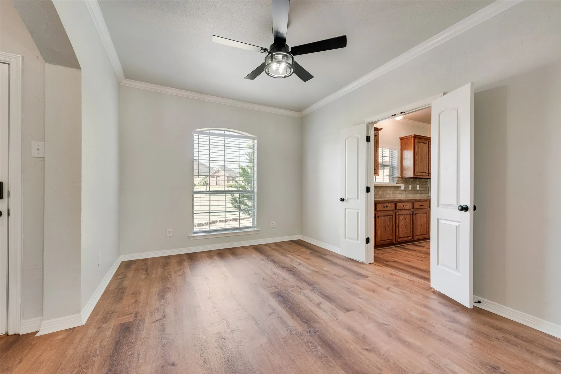 Single Family Residence For Sale in Rockwall County , 116 Dustin Drive, Fate, Texas 75189, 5 Bedroom, 4 Bathroom, 2 Garage spaces, 2,823 Sqft, built in 2005, mls#21313247, Real Estate Agent in Fate, Homes For Sale in Rockwall county, Homes For Sale in Fate, Realtor in Fate Texas, Real Estate Brokerage Independent Realty Texas, Luminita Cordes Realtor