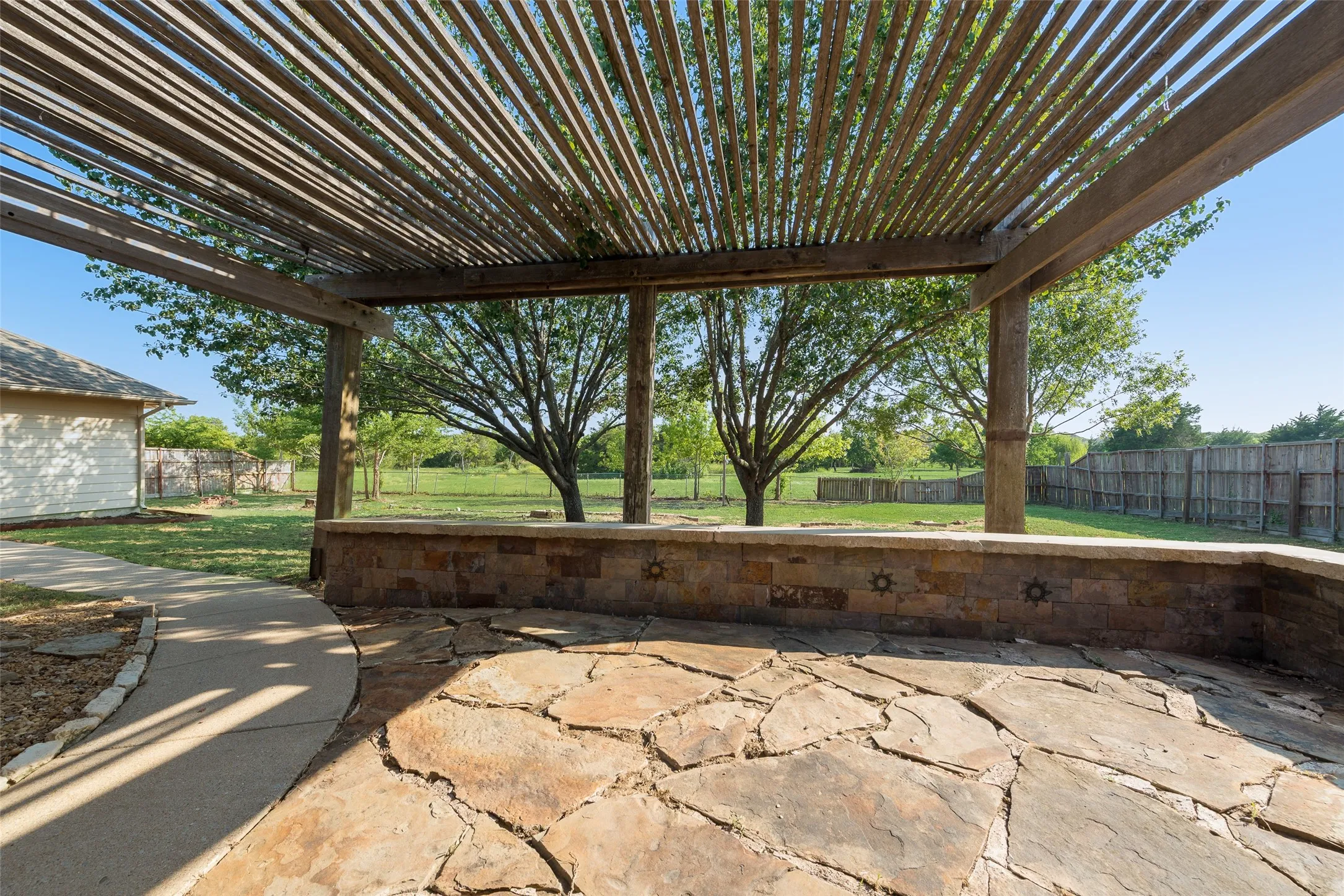 Single Family Residence For Sale in Rockwall County , 116 Dustin Drive, Fate, Texas 75189, 5 Bedroom, 4 Bathroom, 2 Garage spaces, 2,823 Sqft, built in 2005, mls#21313247, Real Estate Agent in Fate, Homes For Sale in Rockwall county, Homes For Sale in Fate, Realtor in Fate Texas, Real Estate Brokerage Independent Realty Texas, Luminita Cordes Realtor