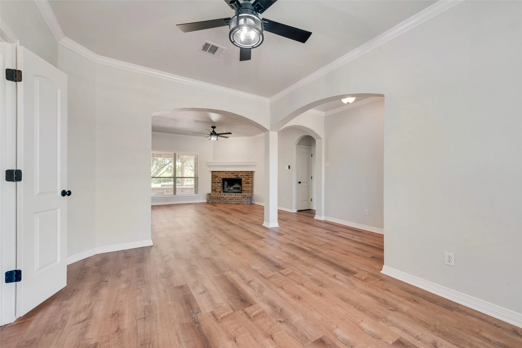 Single Family Residence For Sale in Rockwall County , 116 Dustin Drive, Fate, Texas 75189, 5 Bedroom, 4 Bathroom, 2 Garage spaces, 2,823 Sqft, built in 2005, mls#21313247, Real Estate Agent in Fate, Homes For Sale in Rockwall county, Homes For Sale in Fate, Realtor in Fate Texas, Real Estate Brokerage Independent Realty Texas, Luminita Cordes Realtor
